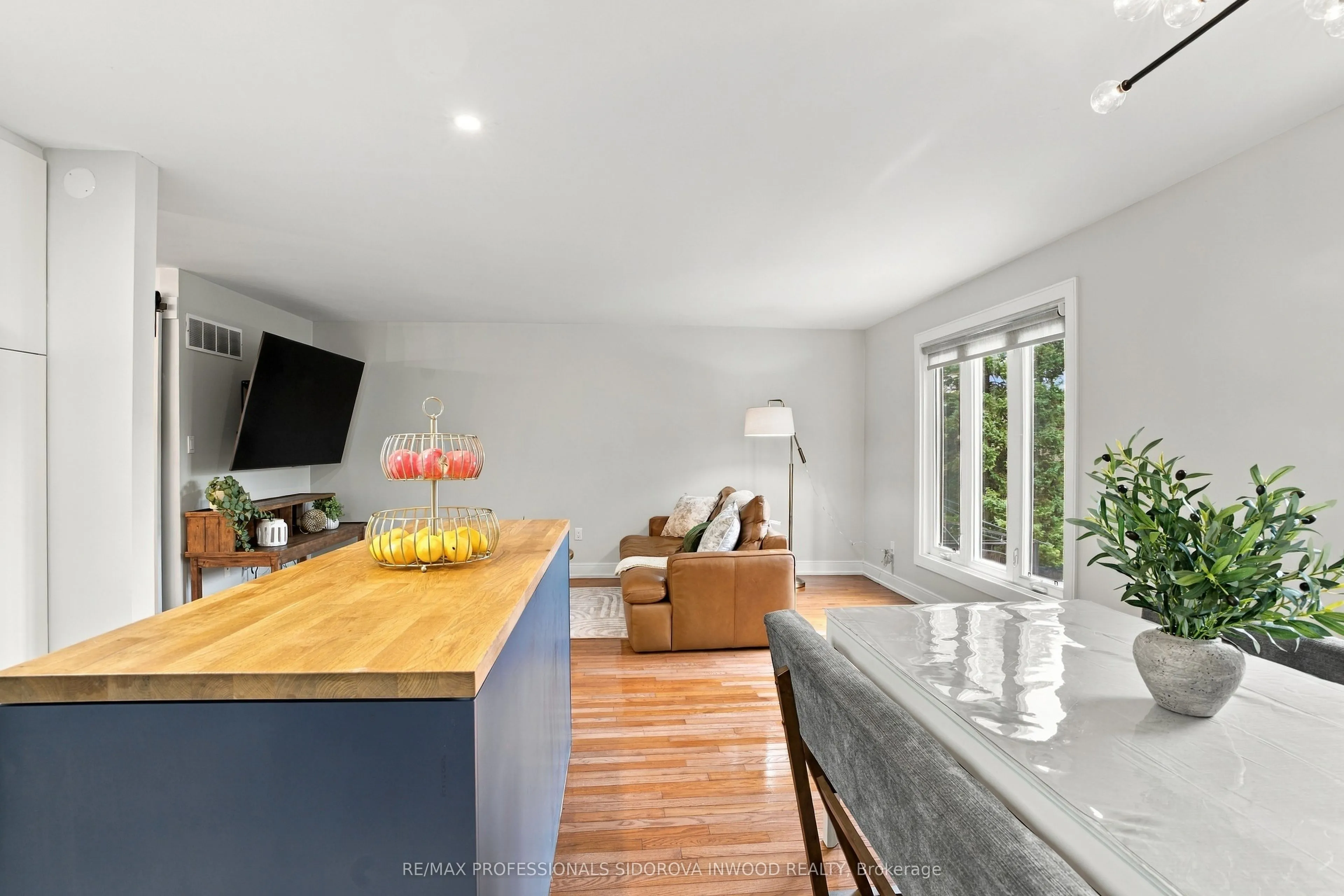 70 Millsborough Crescent