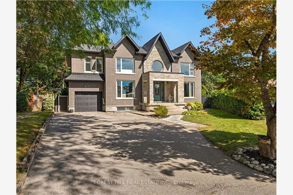2041 Stewart Crescent