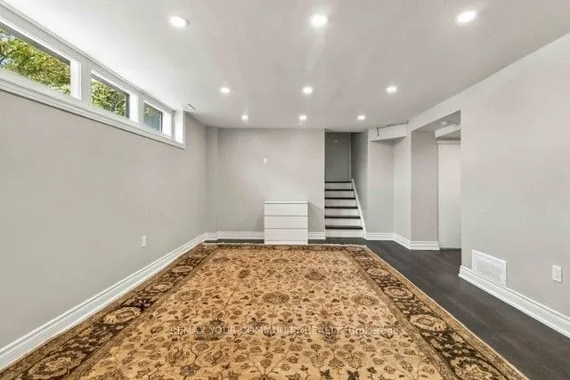 2 Munhall Road