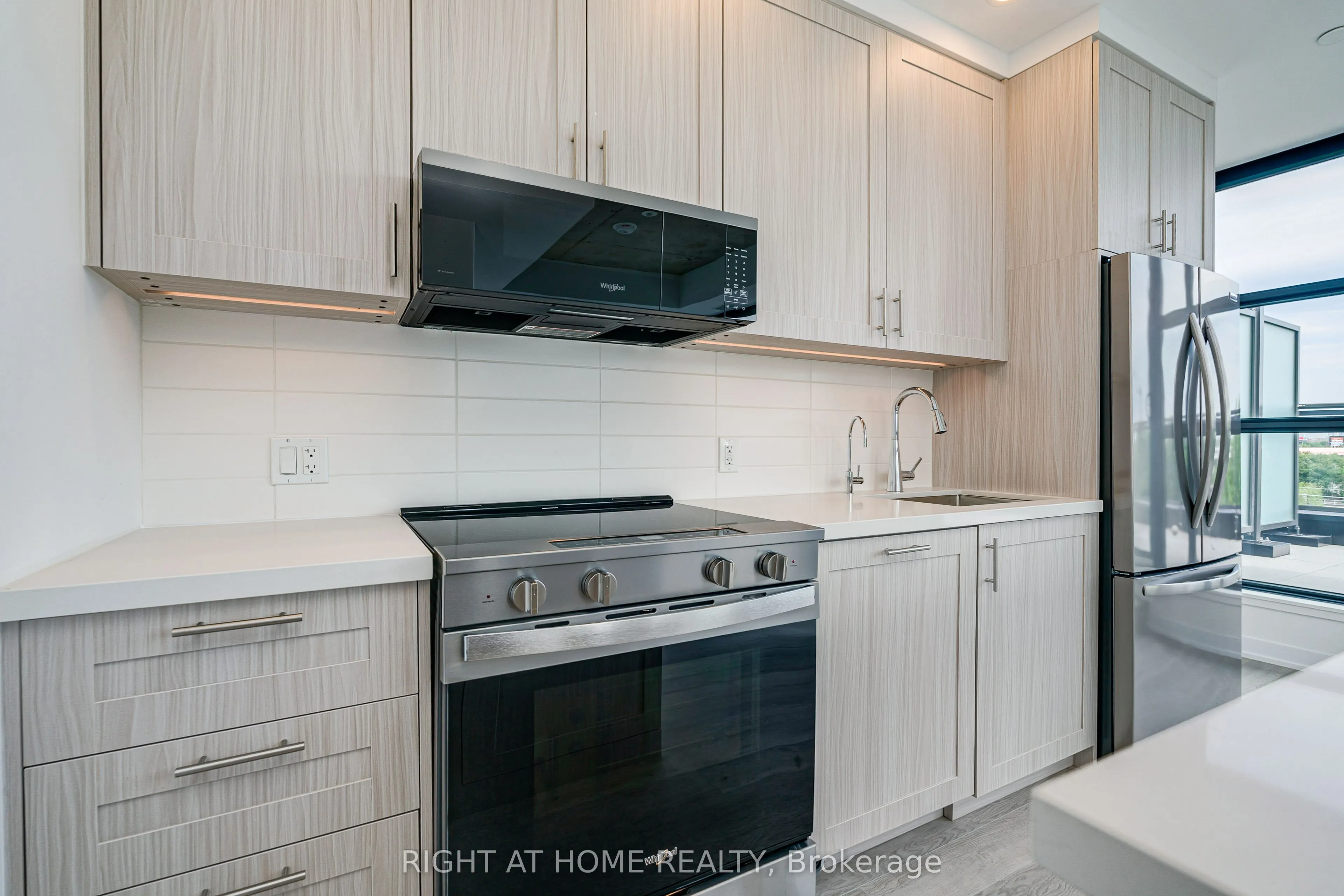 2946 Dundas Street W #509