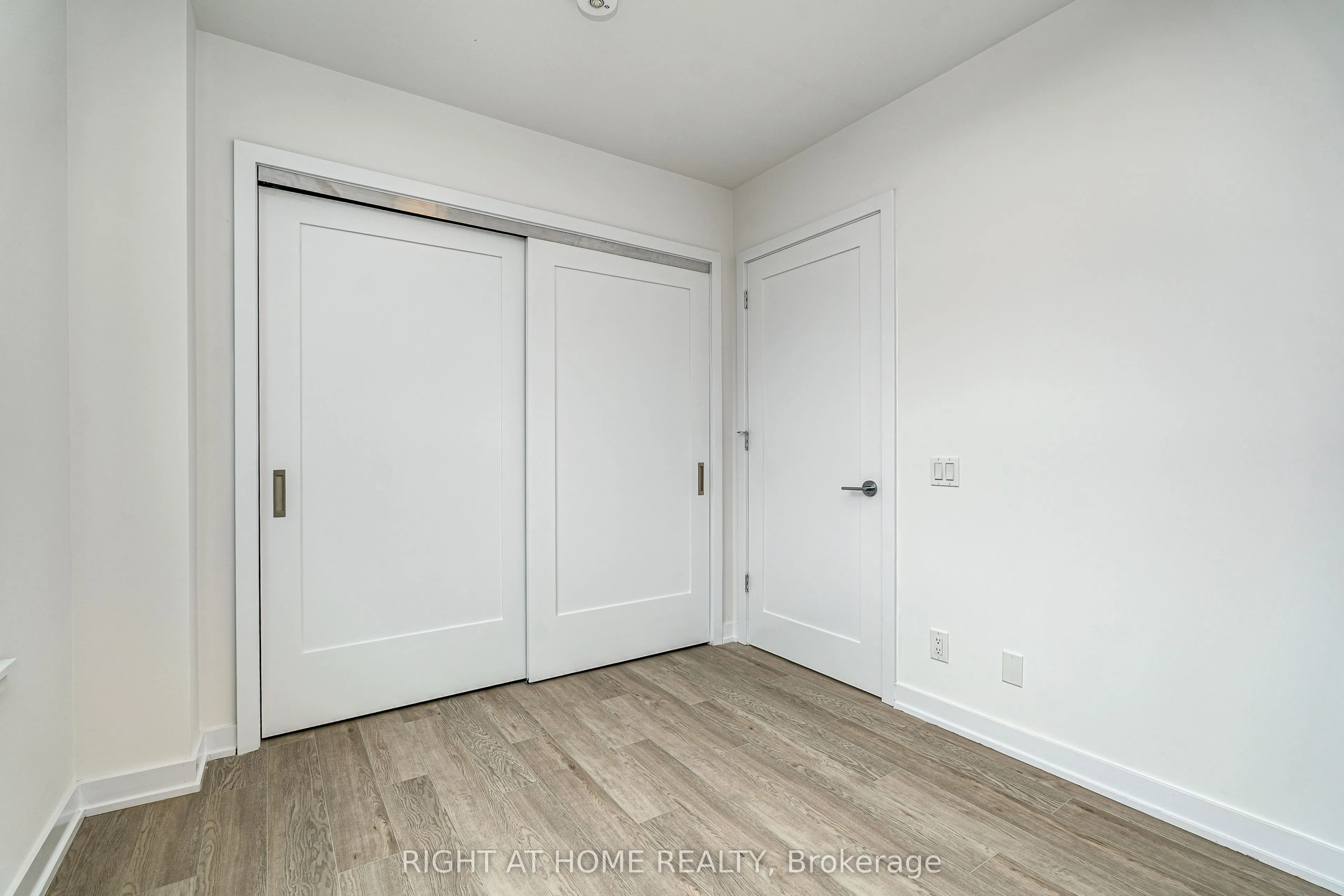 2946 Dundas Street W #509