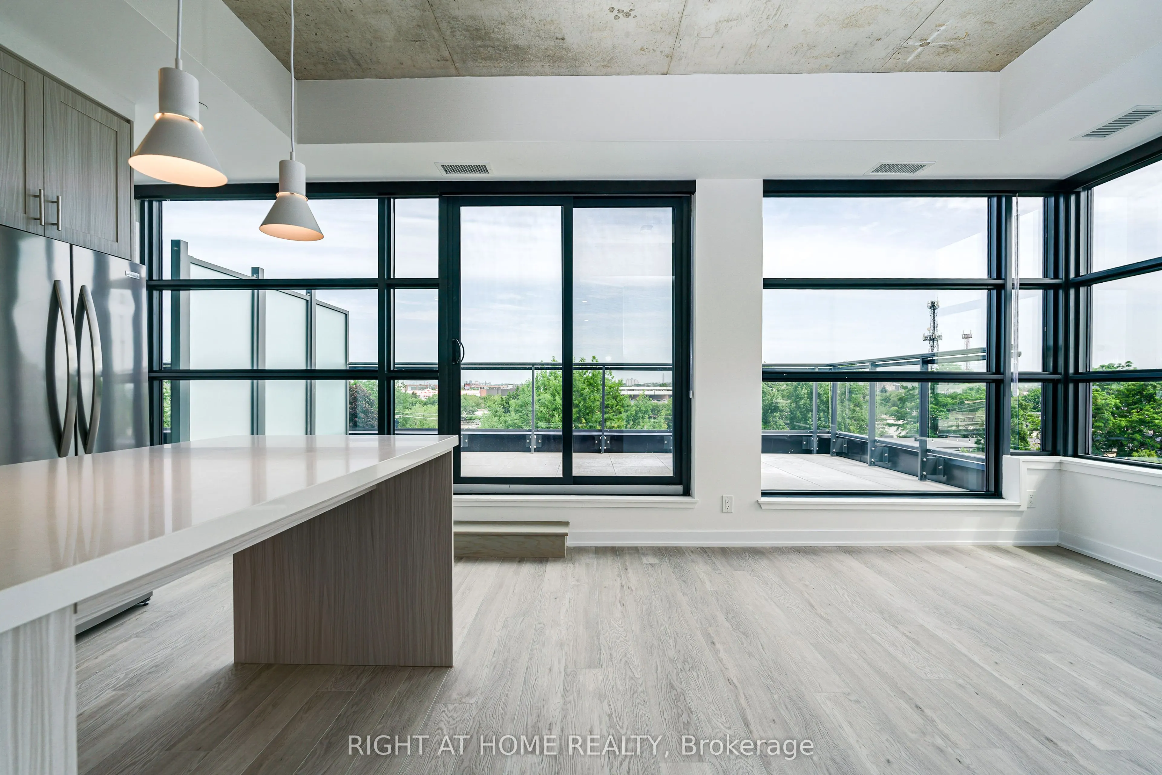 2946 Dundas Street W #509