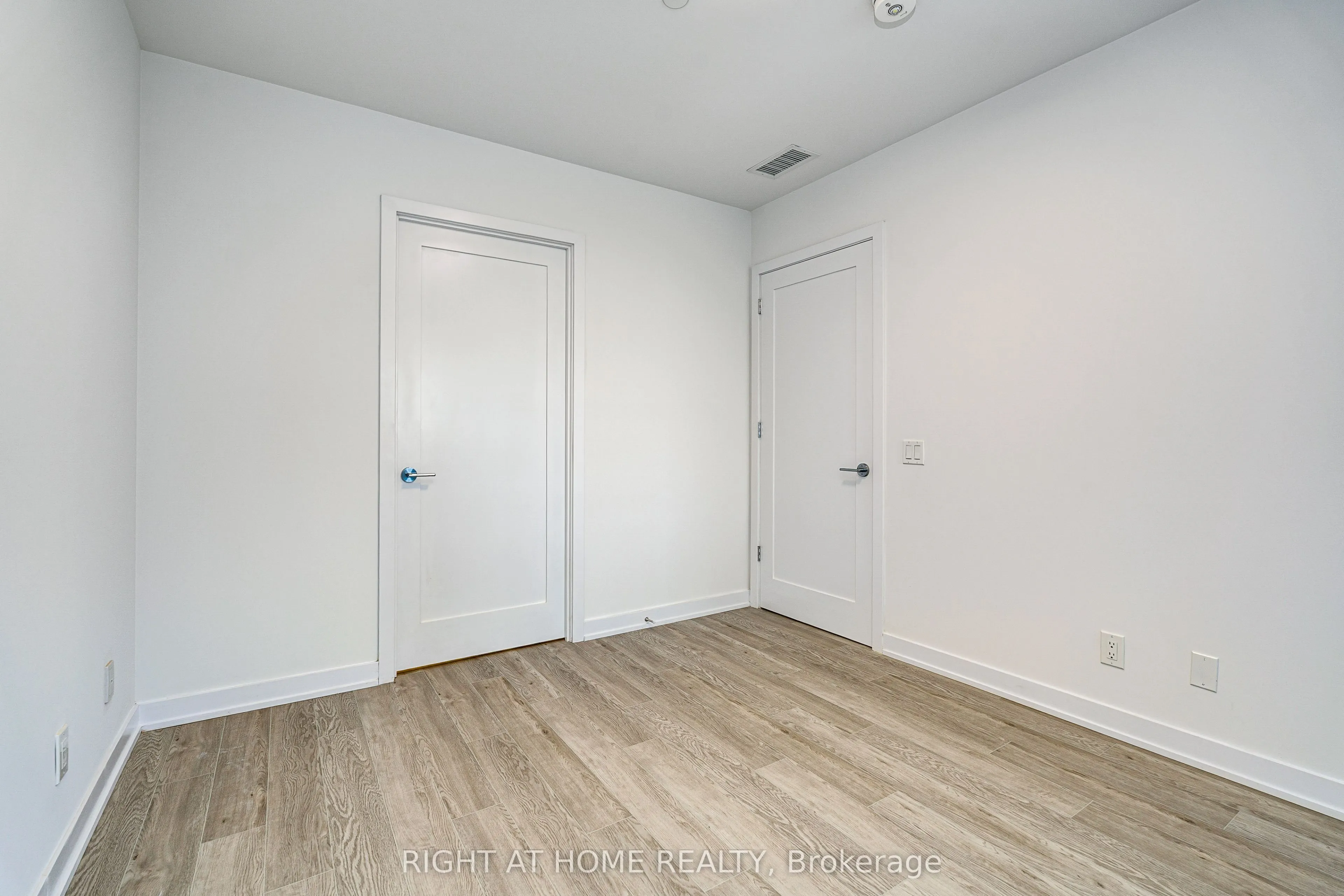 2946 Dundas Street W #408