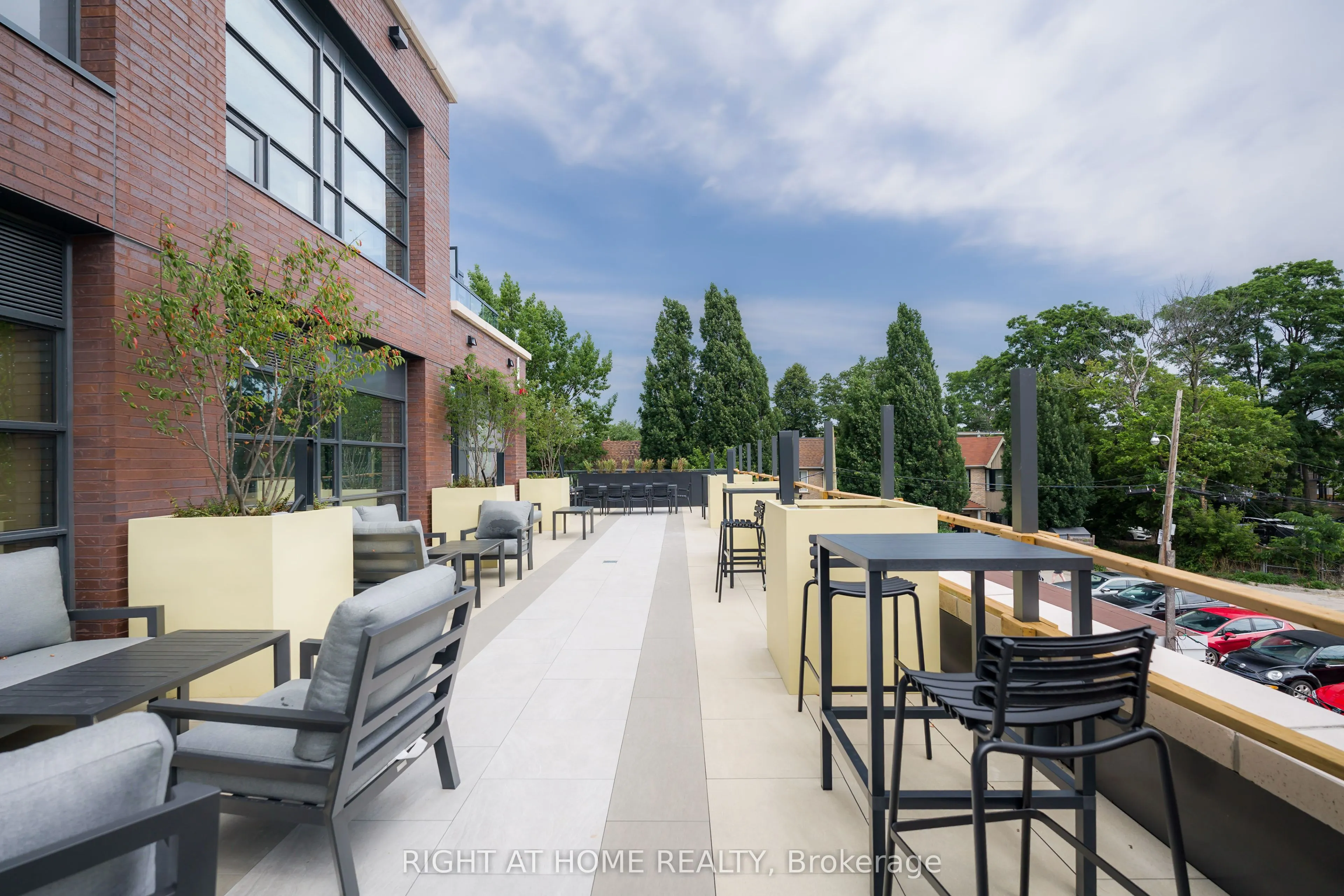 2946 Dundas Street W #408
