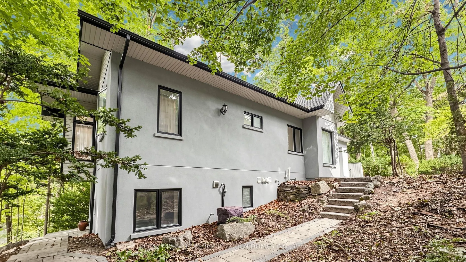 7 Greenbrook Drive