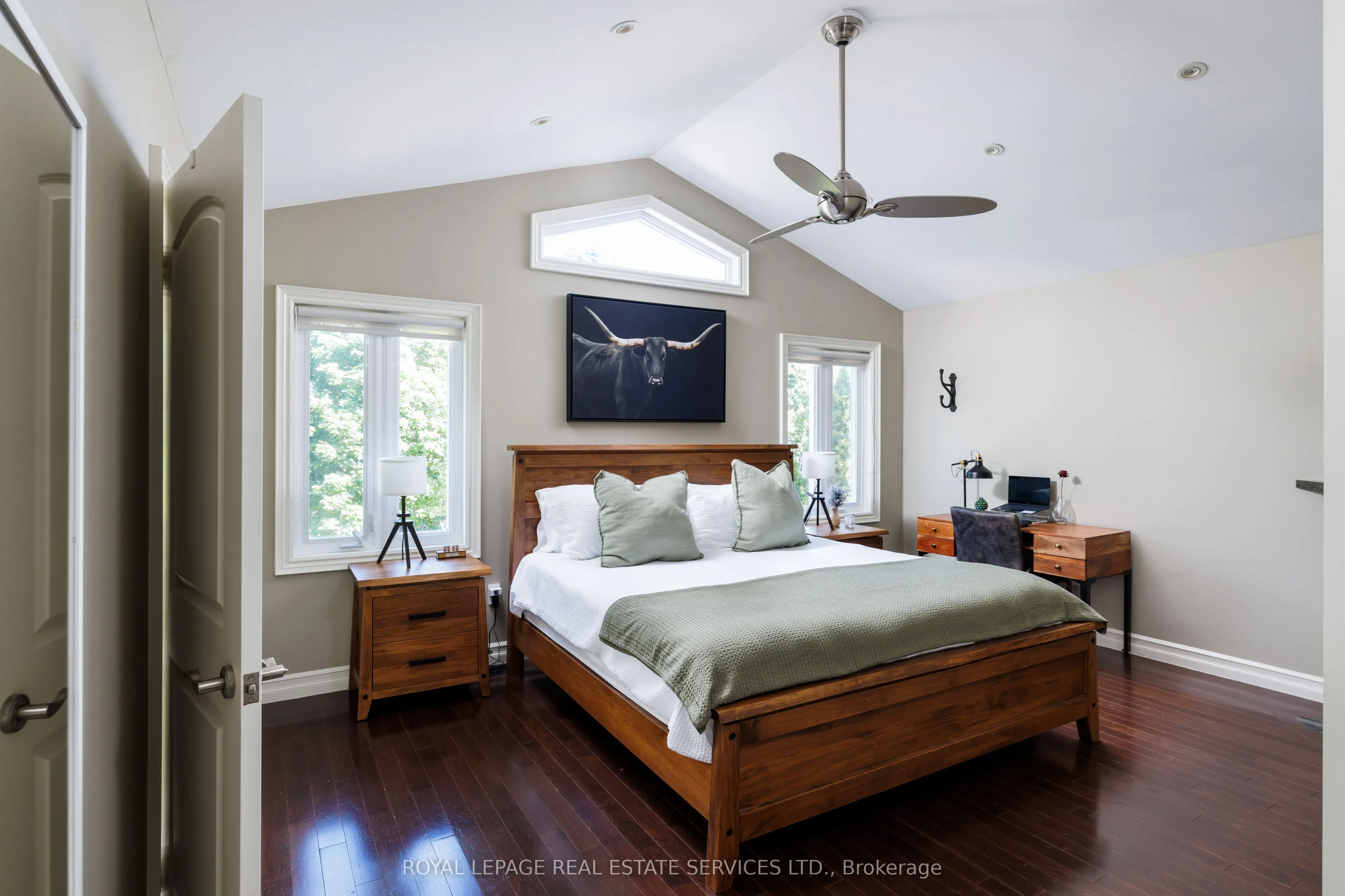 4 Springbrook Gardens