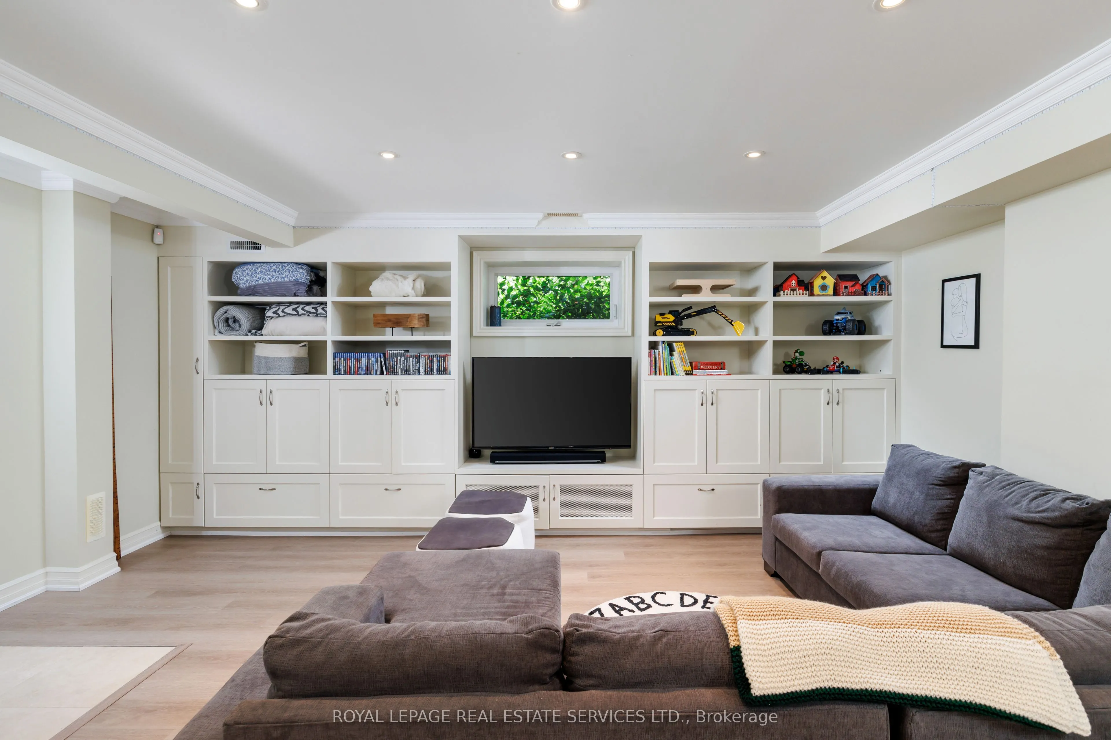 4 Springbrook Gardens