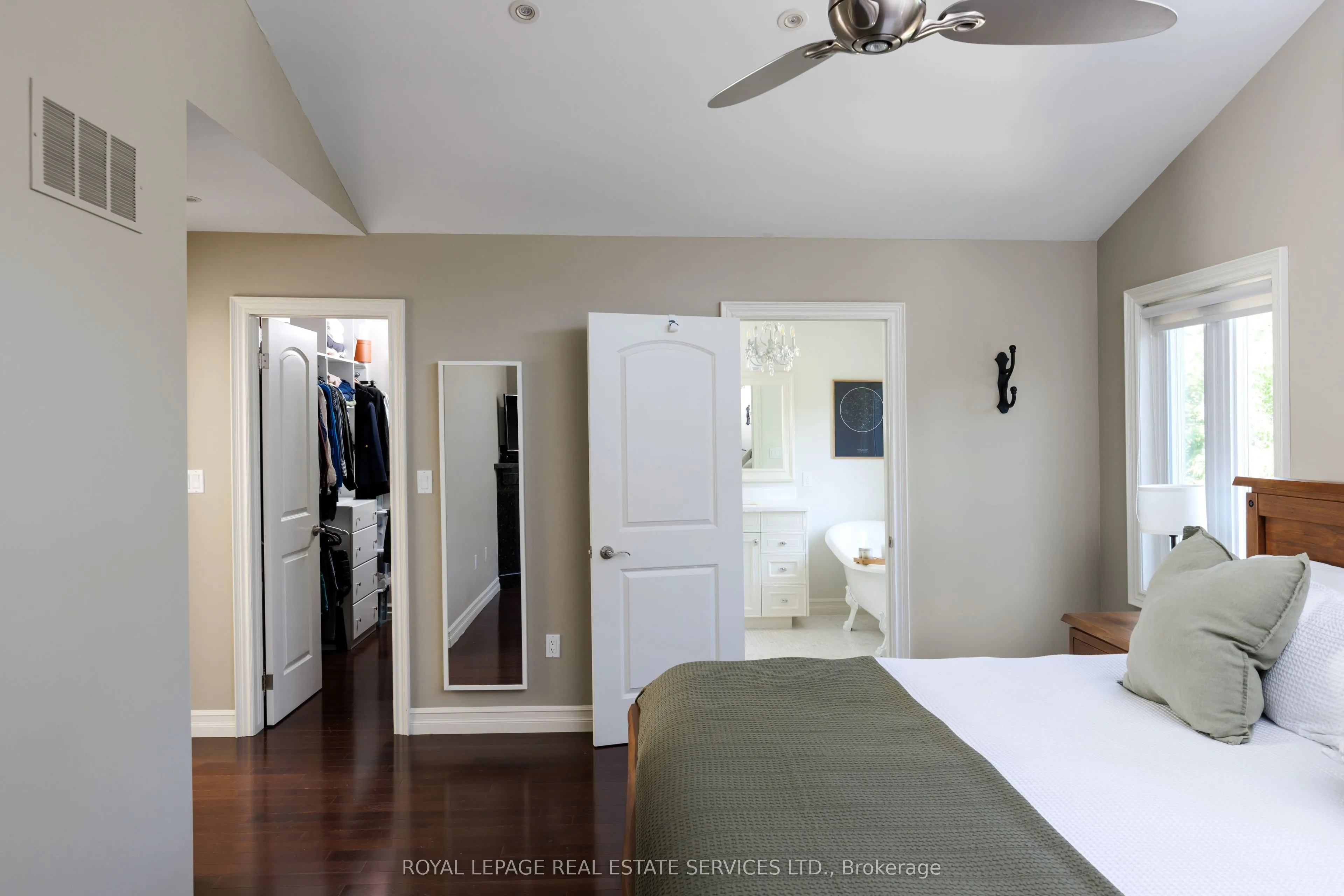 4 Springbrook Gardens