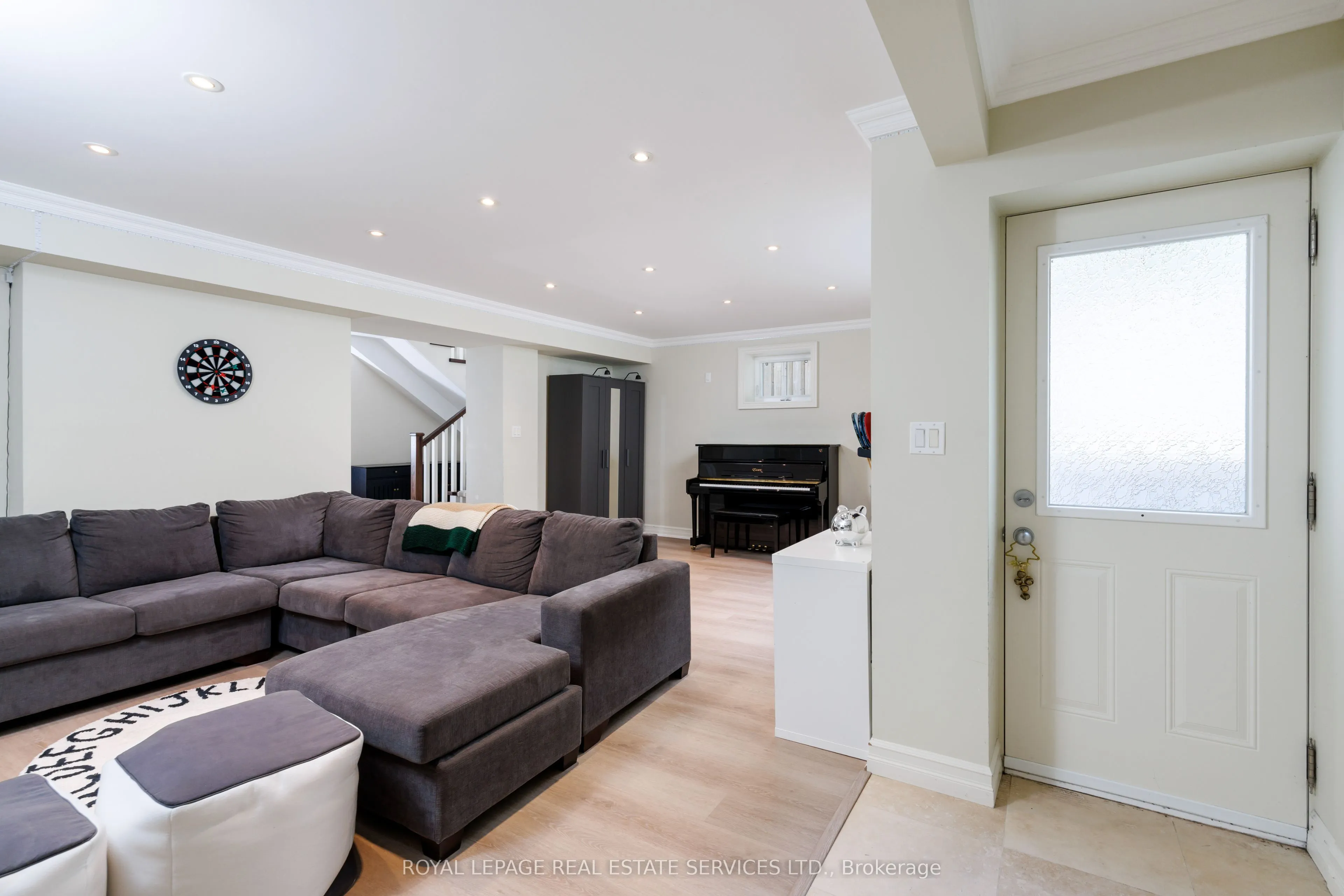 4 Springbrook Gardens