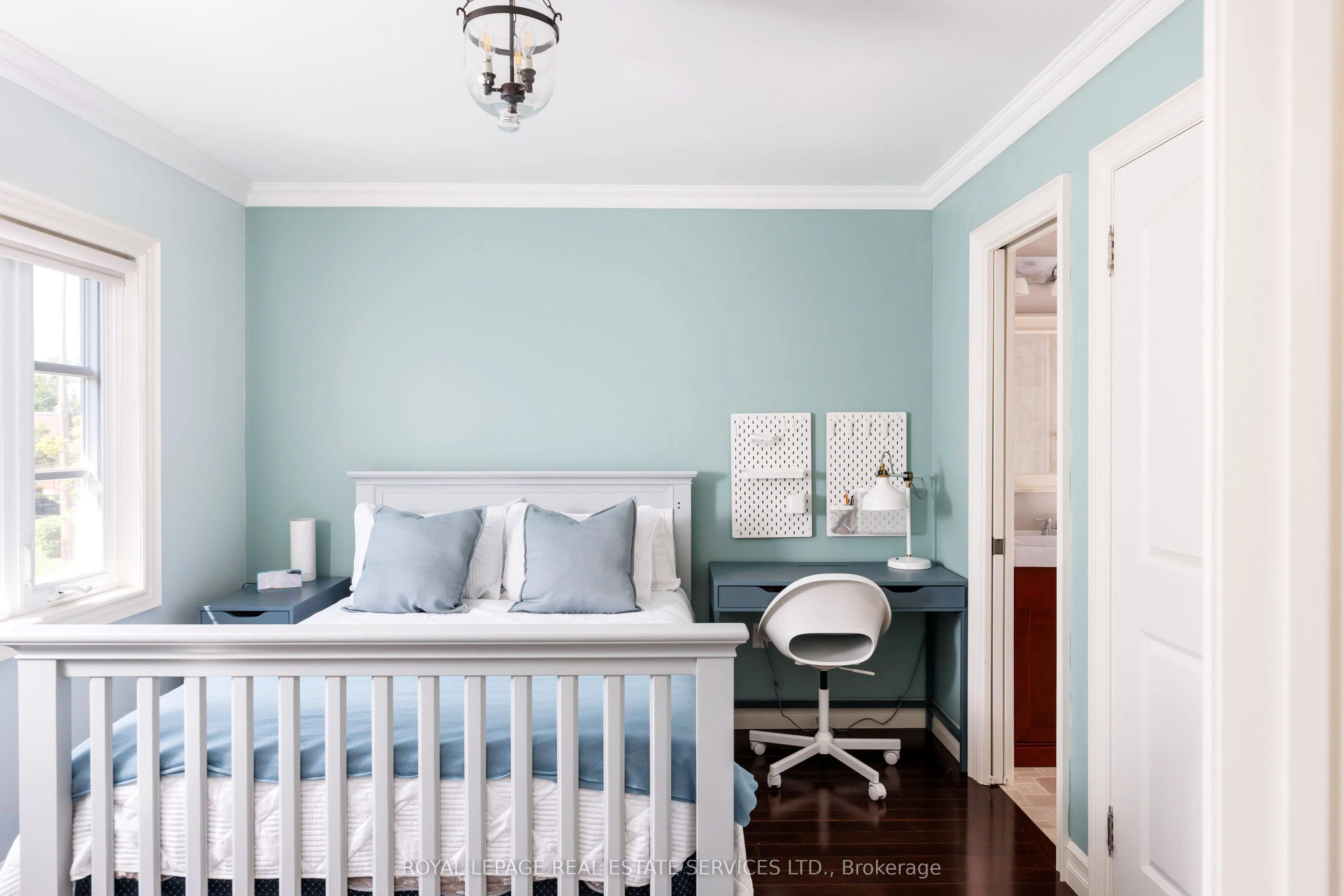 4 Springbrook Gardens