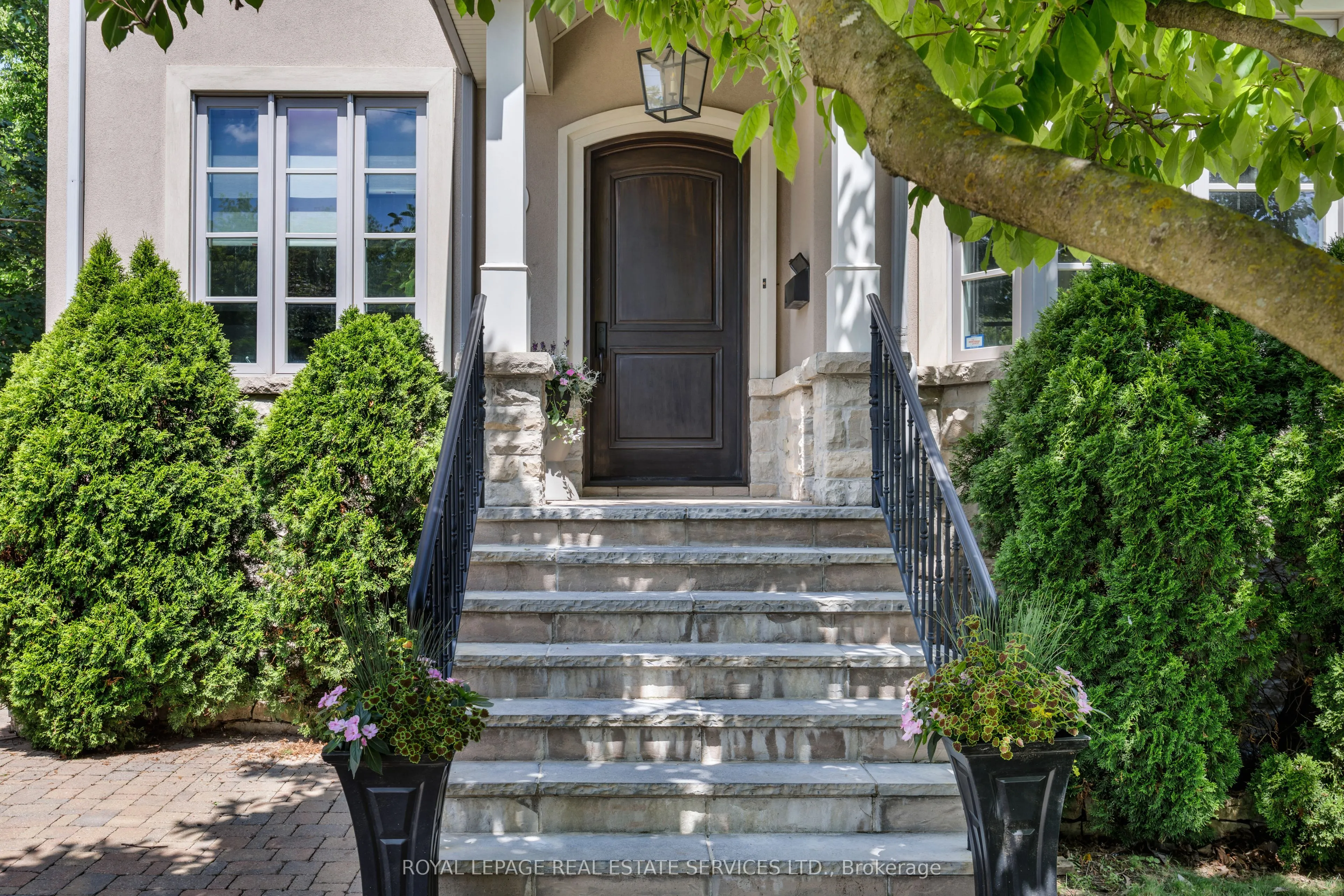 4 Springbrook Gardens