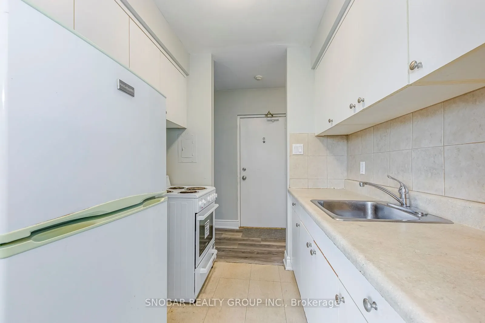 17 Station Road ##11