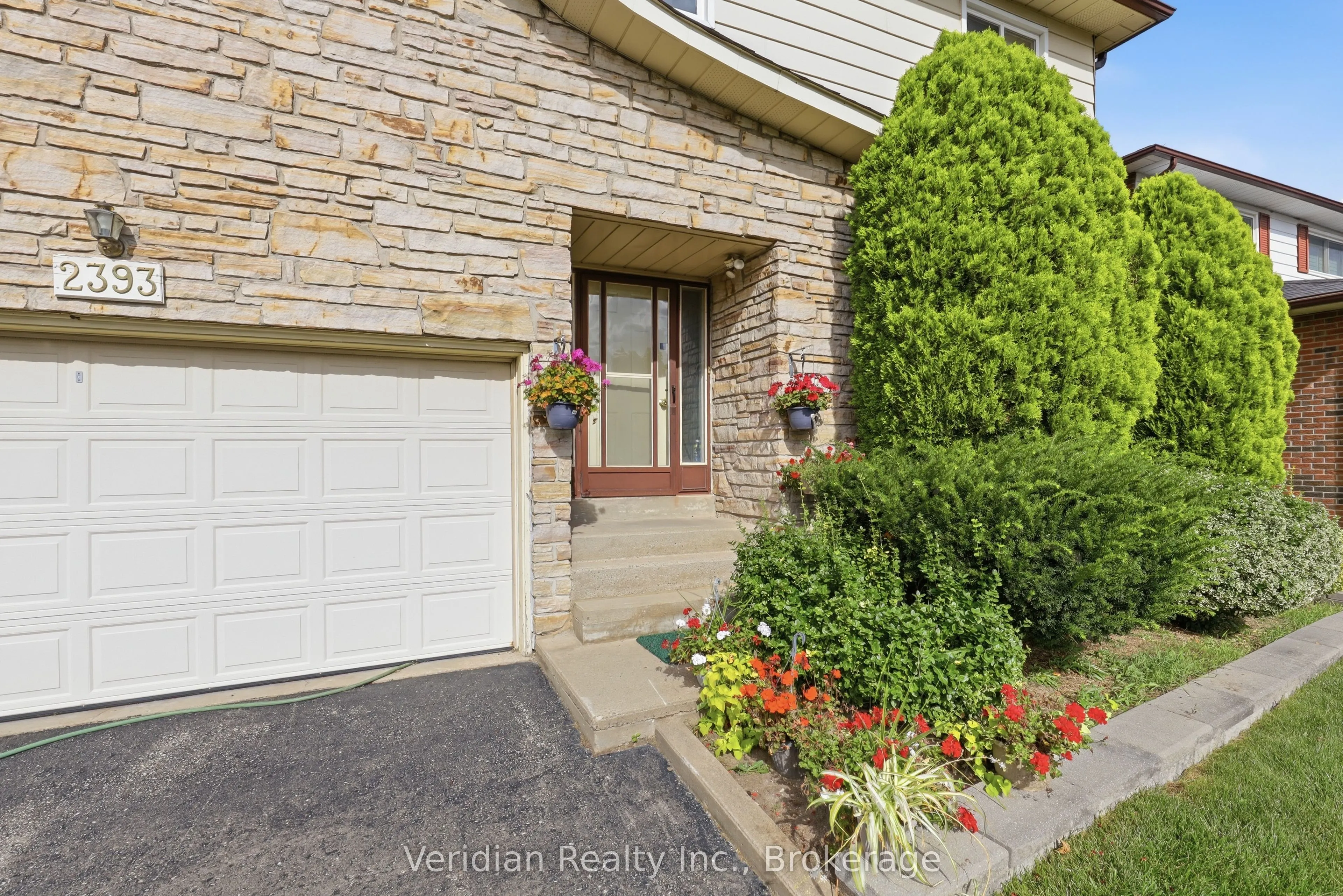 2393 Carlanne Place