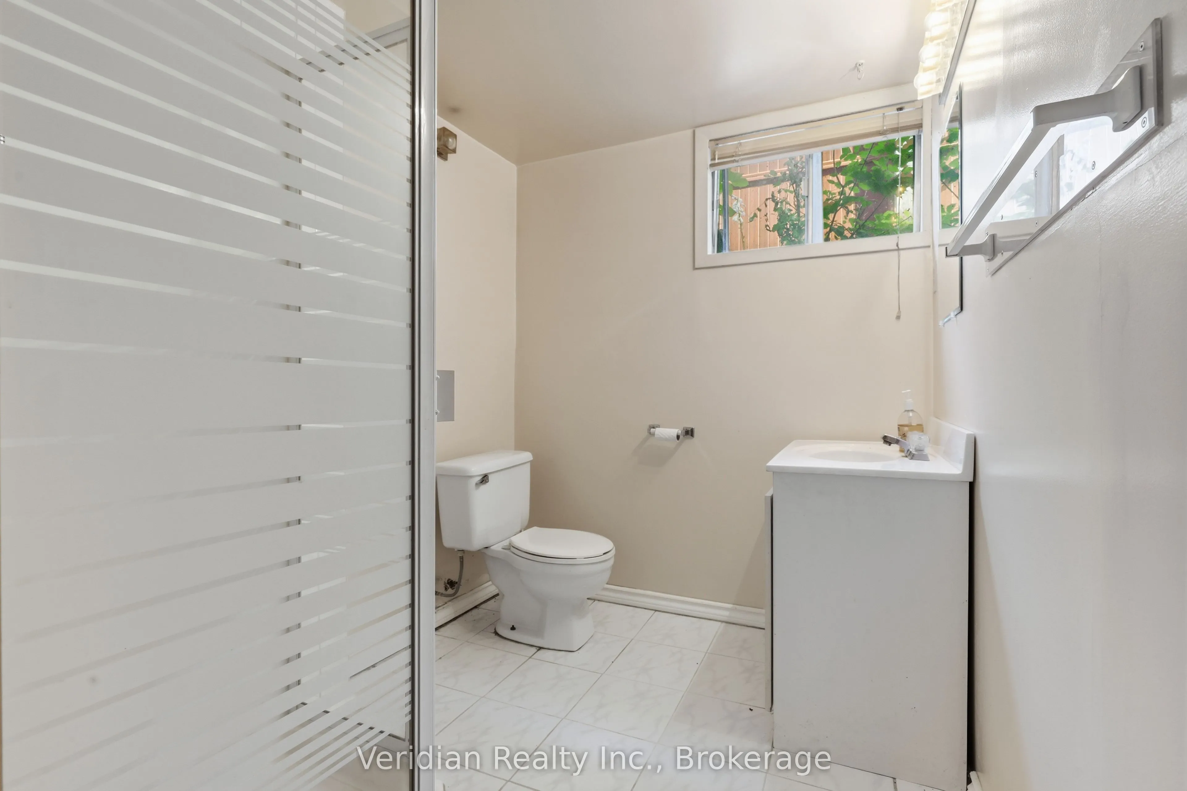 2393 Carlanne Place