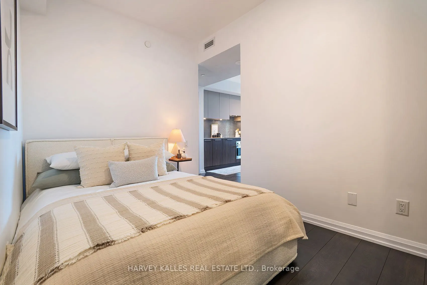 4208 Dundas Street W #412