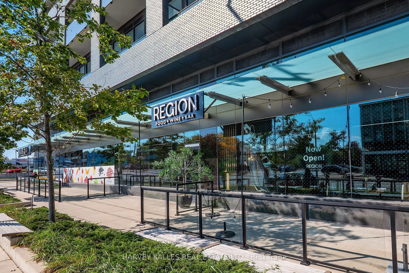 4208 Dundas Street W #412