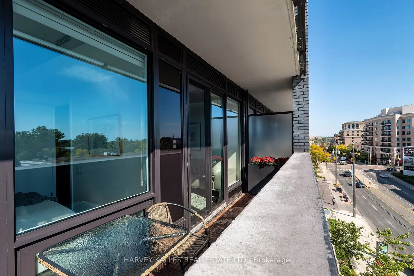 4208 Dundas Street W #412