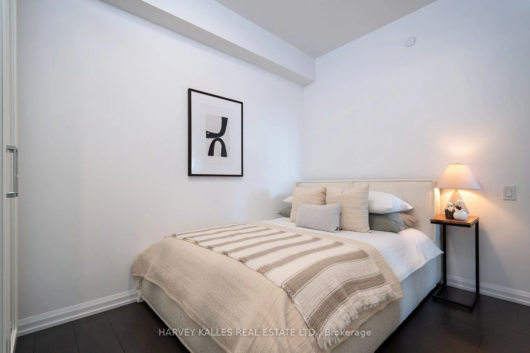 4208 Dundas Street W #412