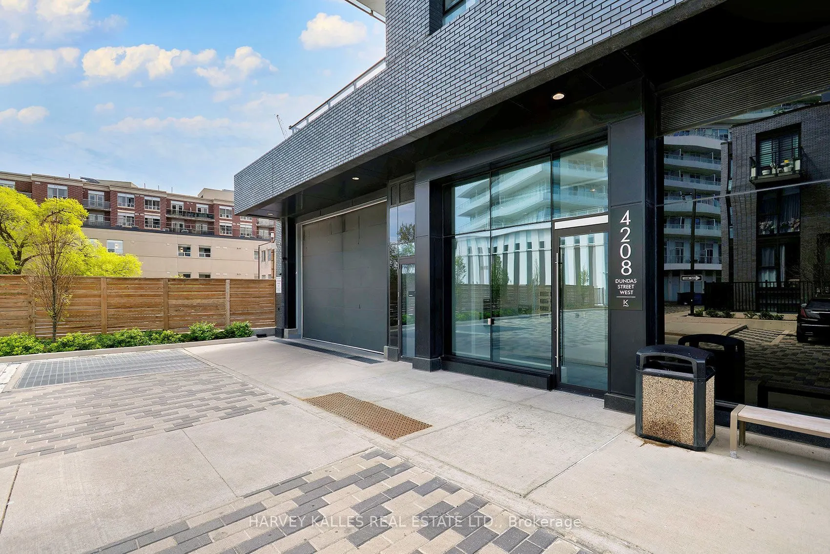 4208 Dundas Street W #412