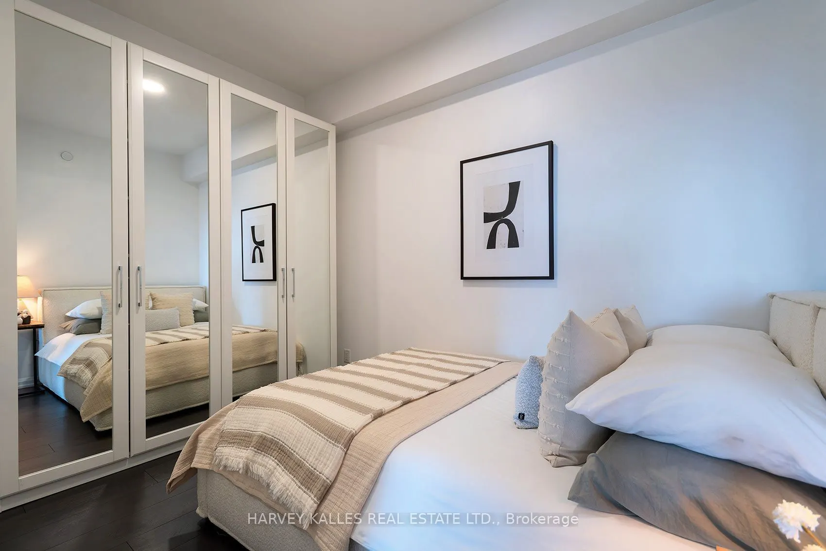 4208 Dundas Street W #412