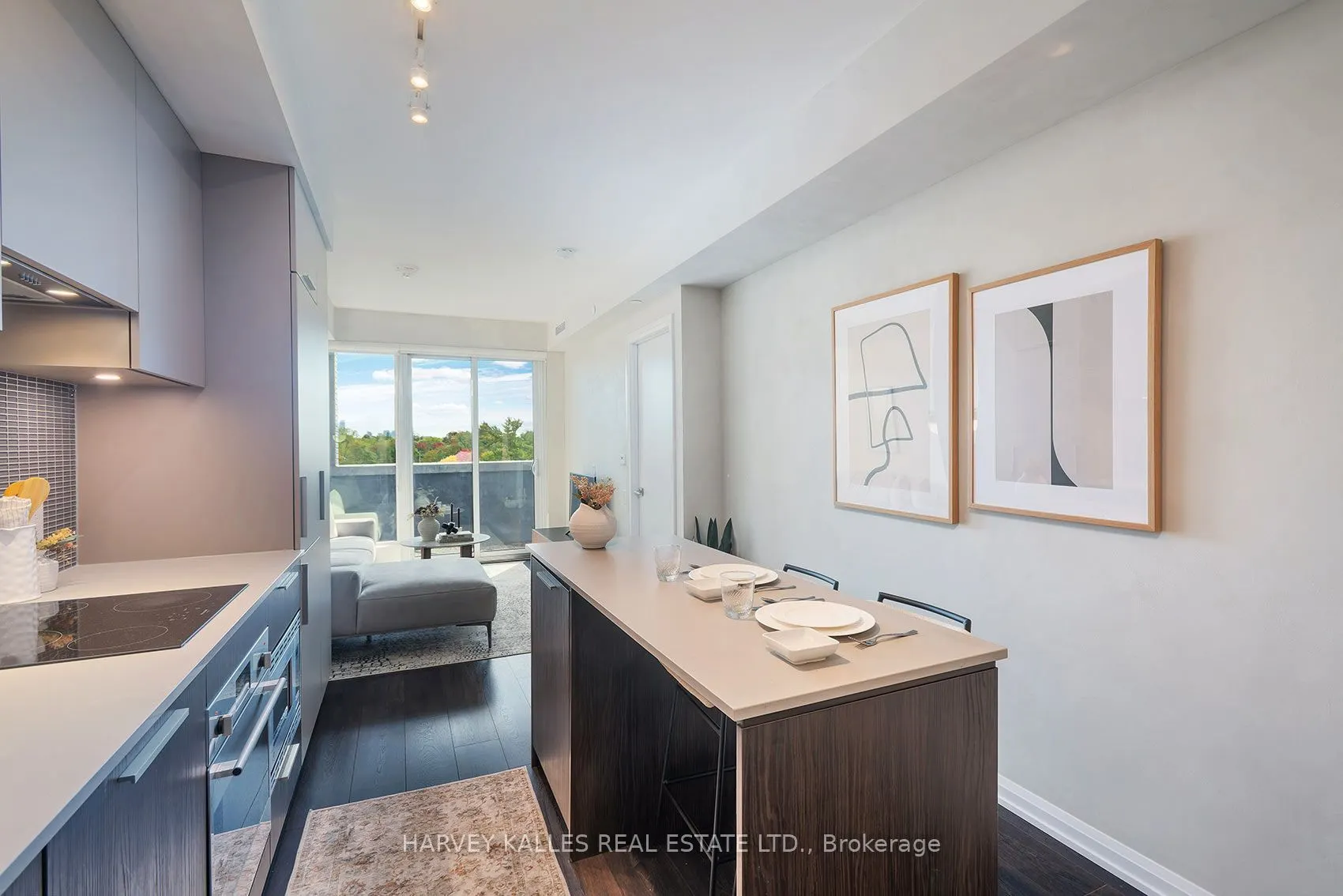 4208 Dundas Street W #412