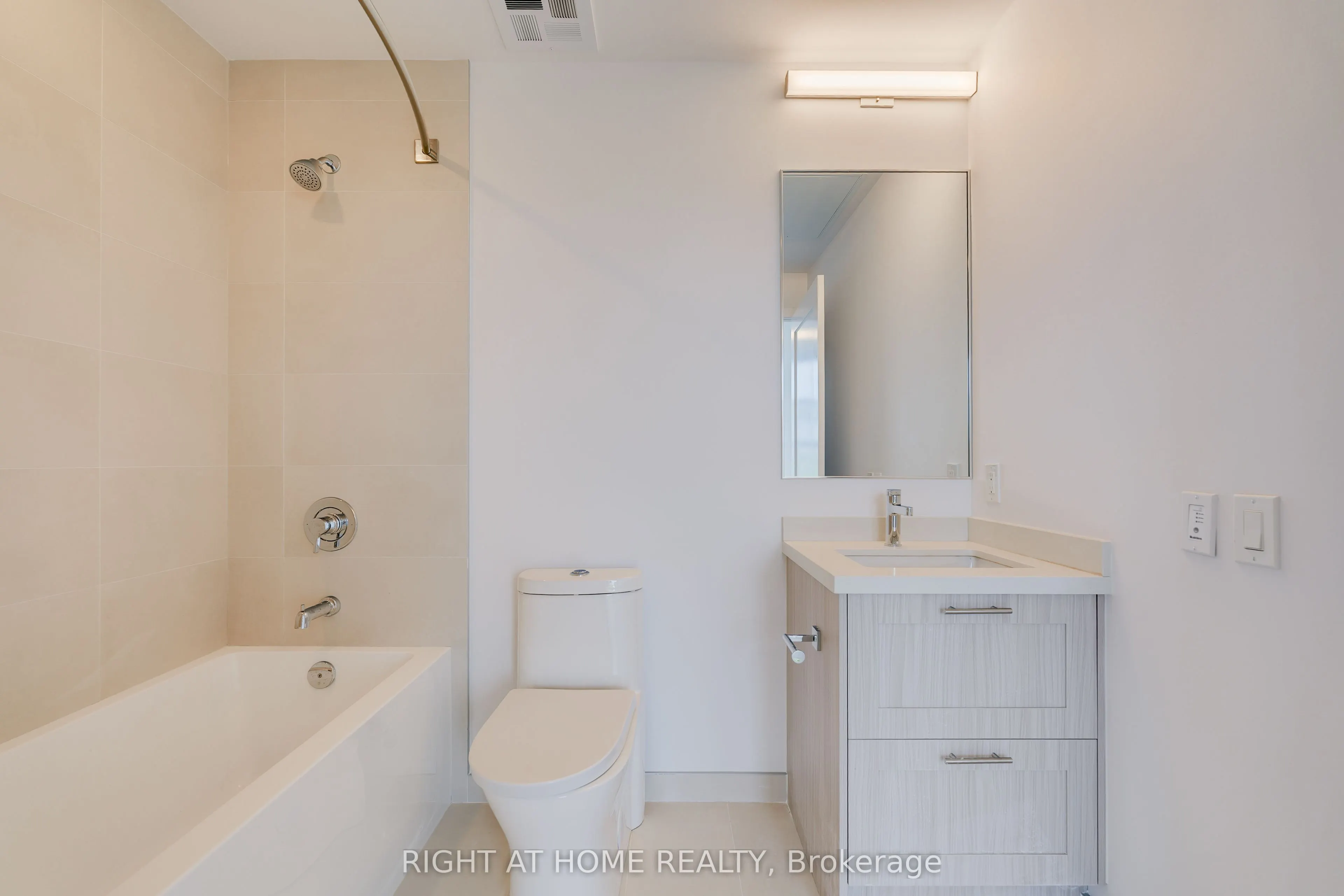 2946 Dundas Street W #618