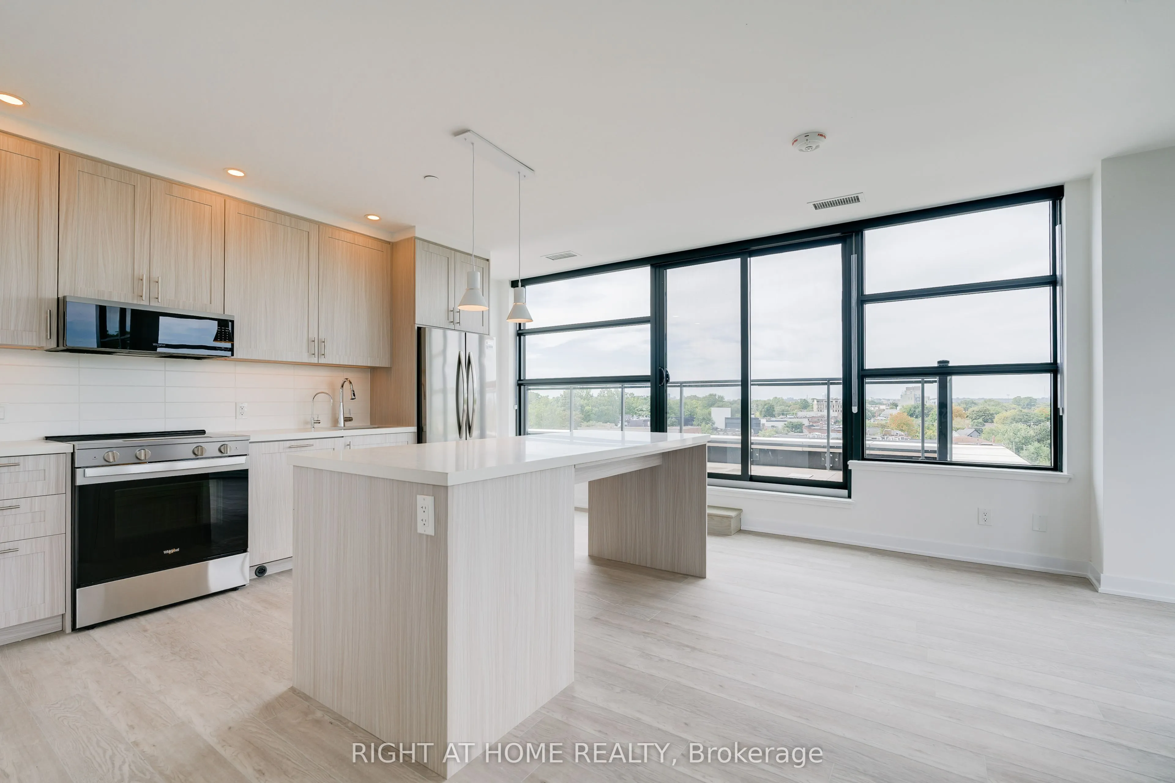 2946 Dundas Street W #618
