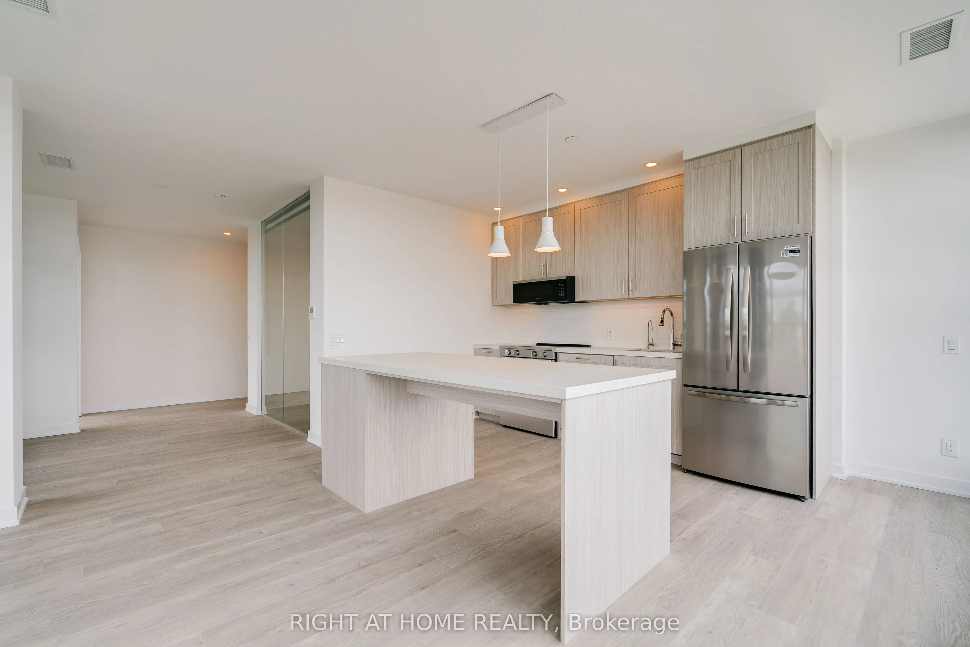 2946 Dundas Street W #618