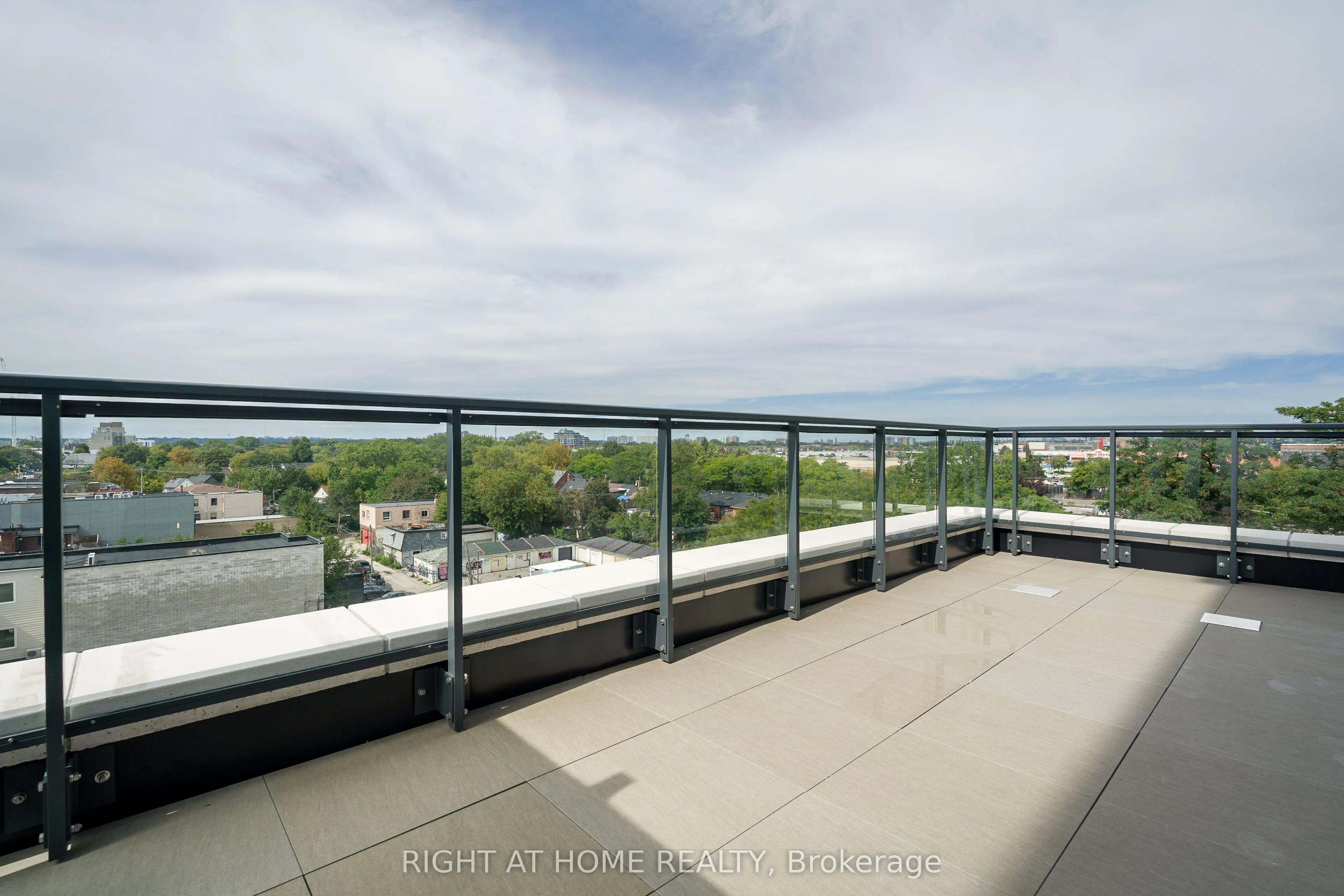 2946 Dundas Street W #618