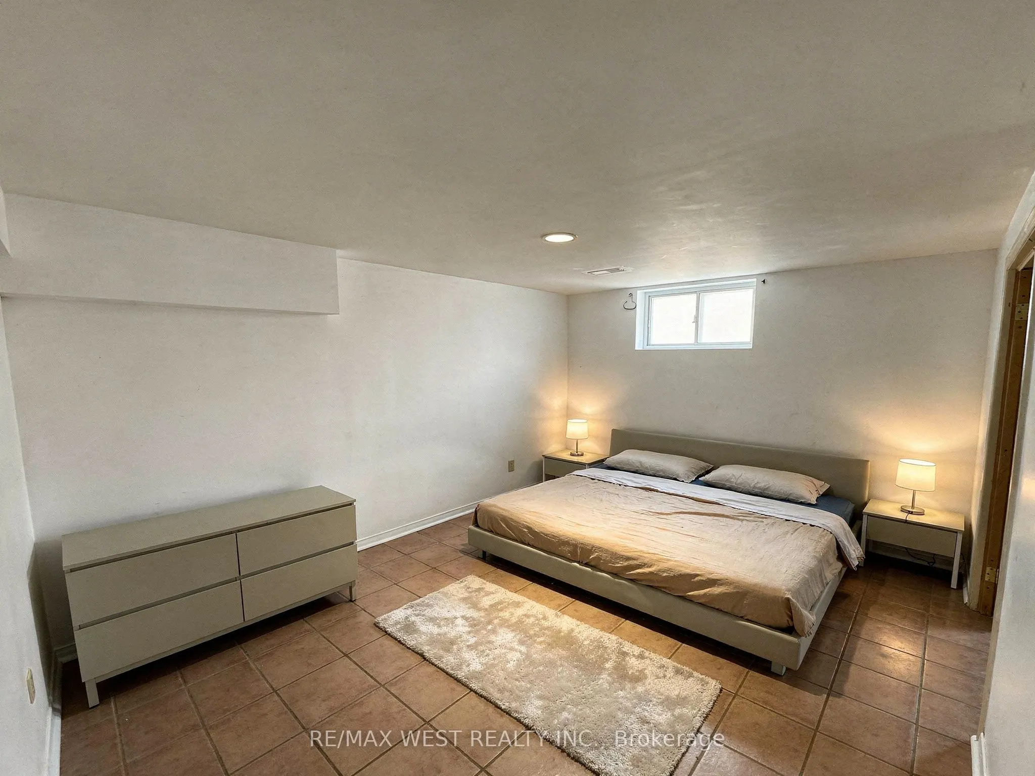 31 Valencia Crescent #Lower Level