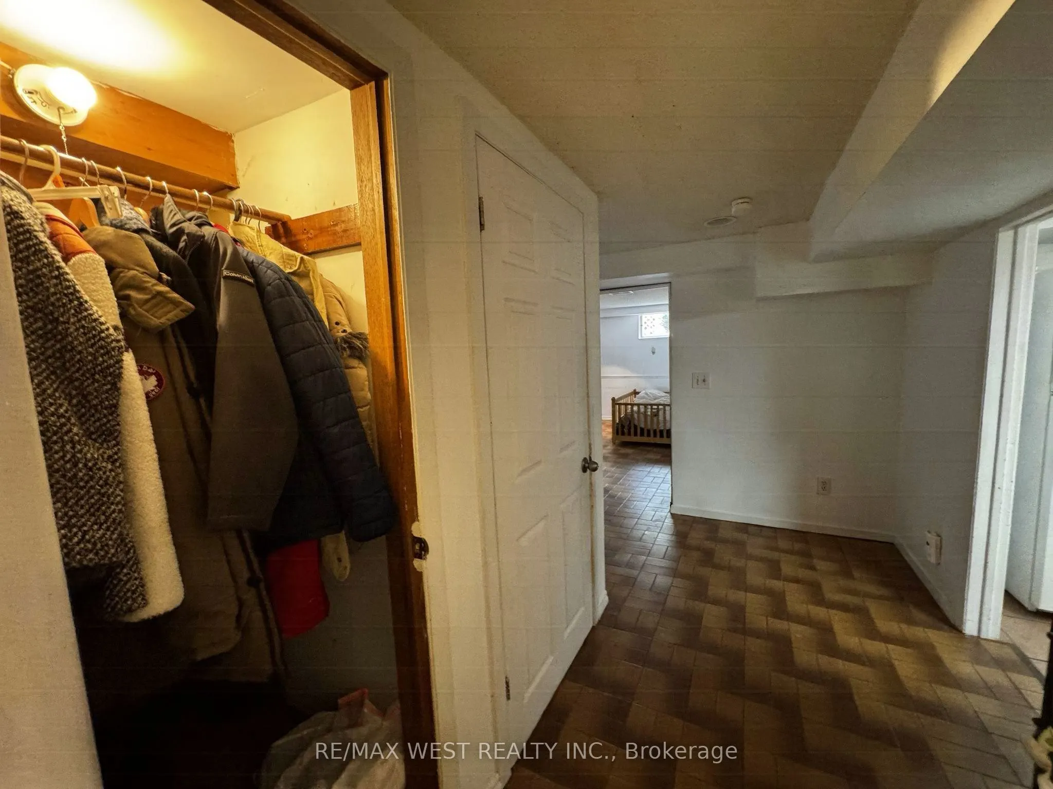 31 Valencia Crescent #Lower Level