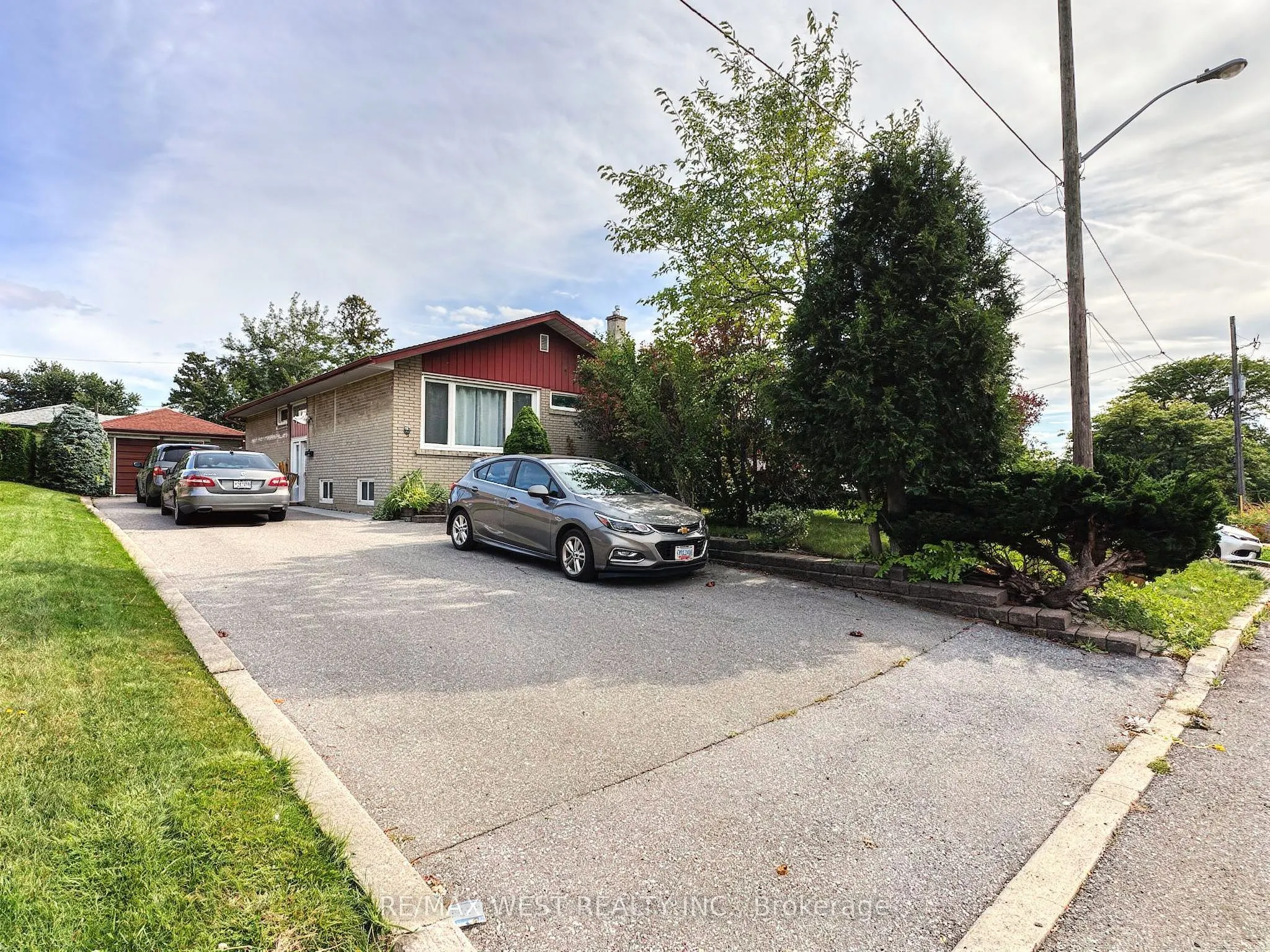 31 Valencia Crescent #Lower Level