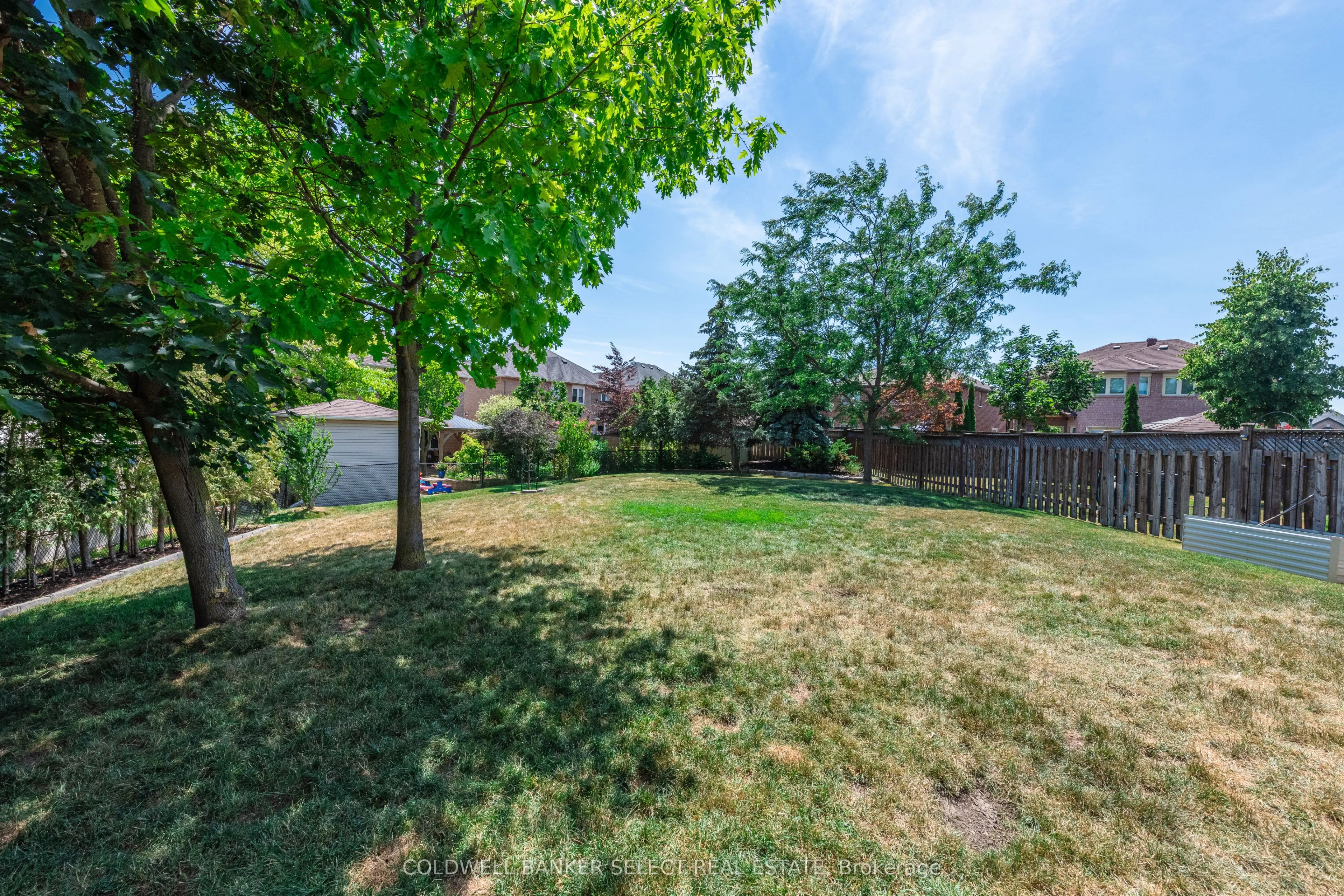 32 Coolspring Crescent