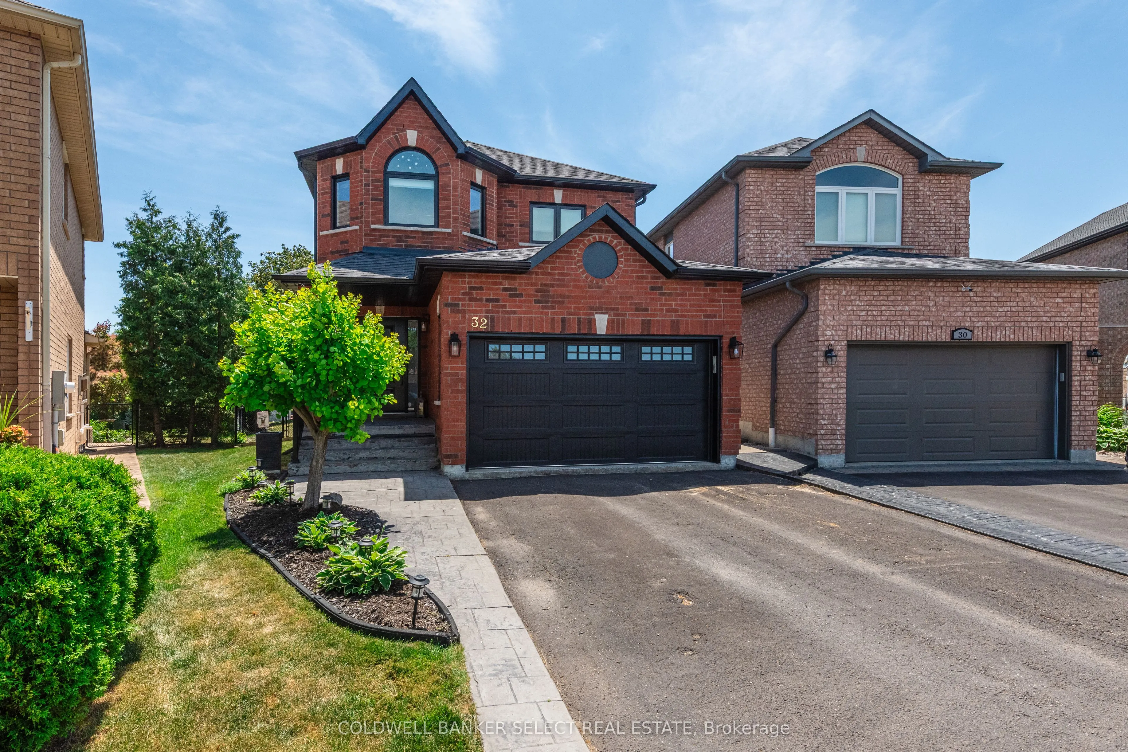 32 Coolspring Crescent