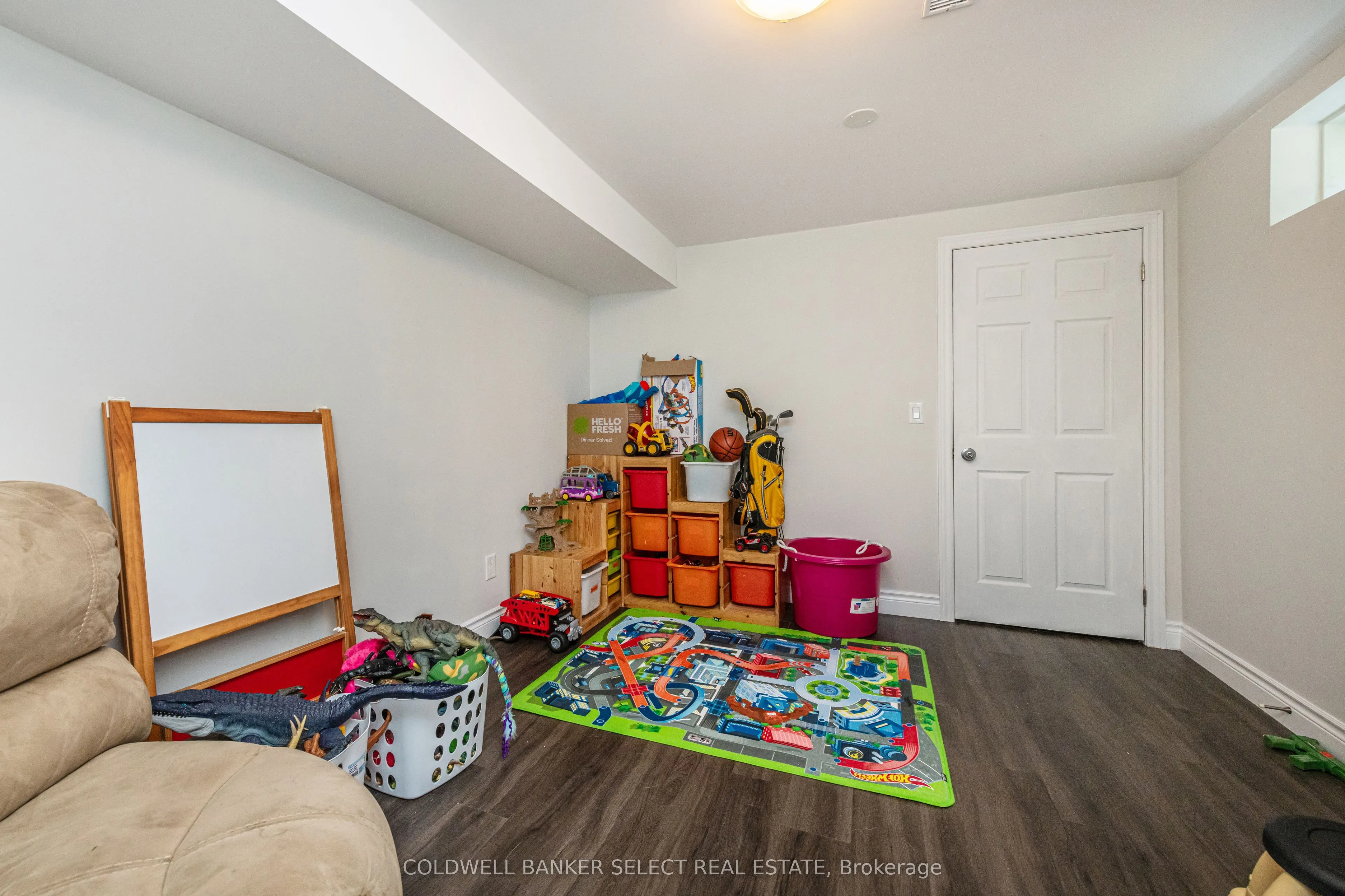 32 Coolspring Crescent