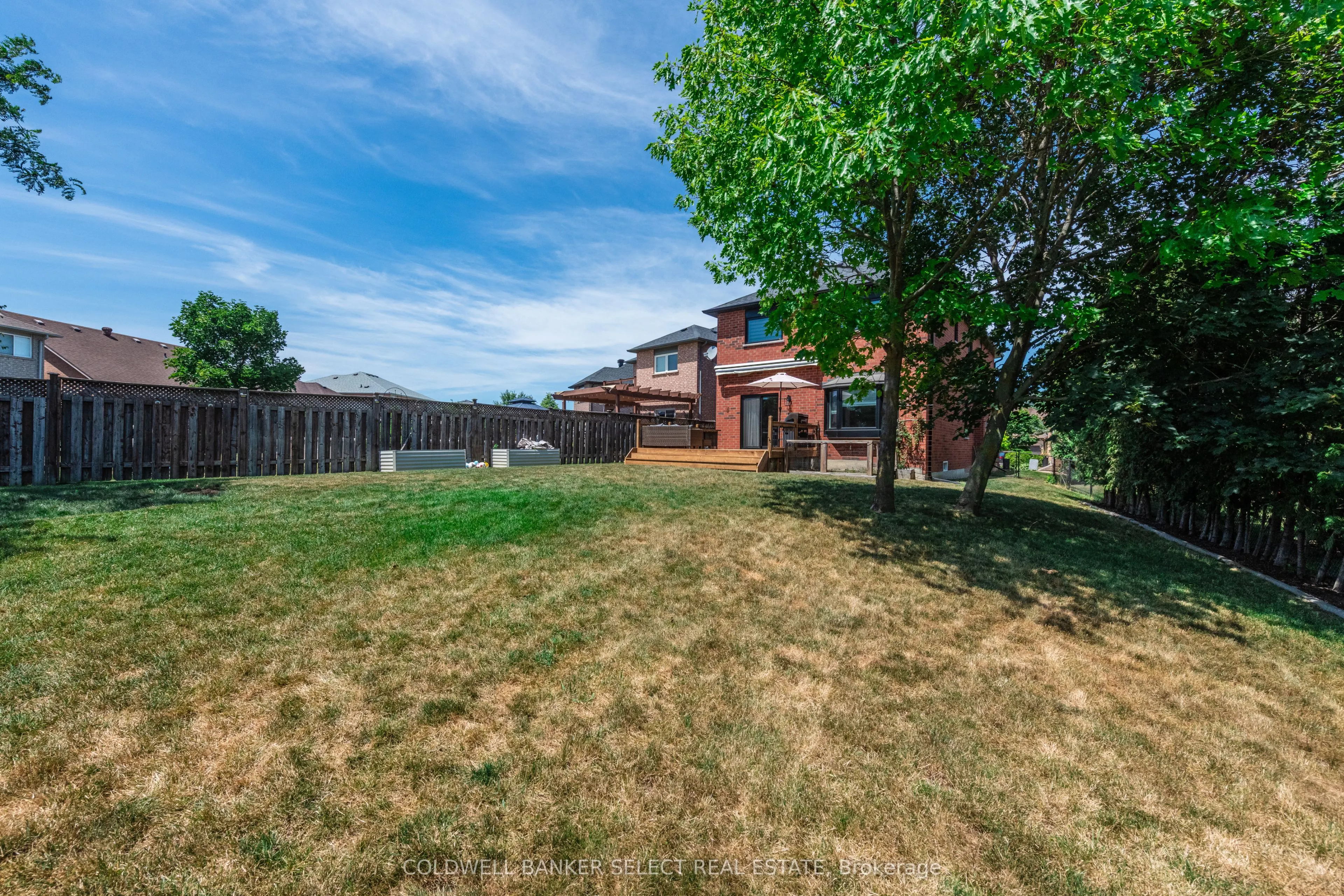 32 Coolspring Crescent