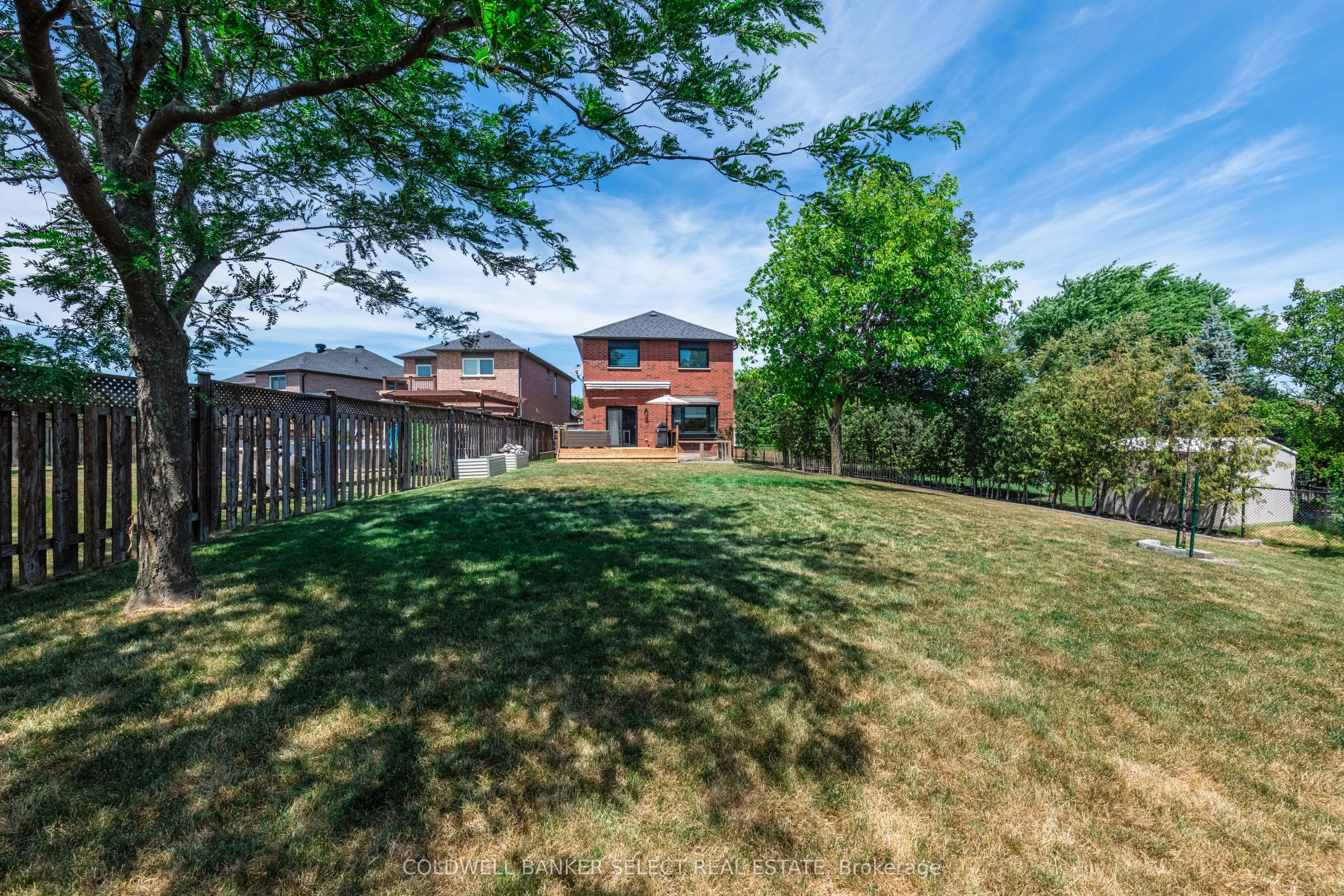 32 Coolspring Crescent