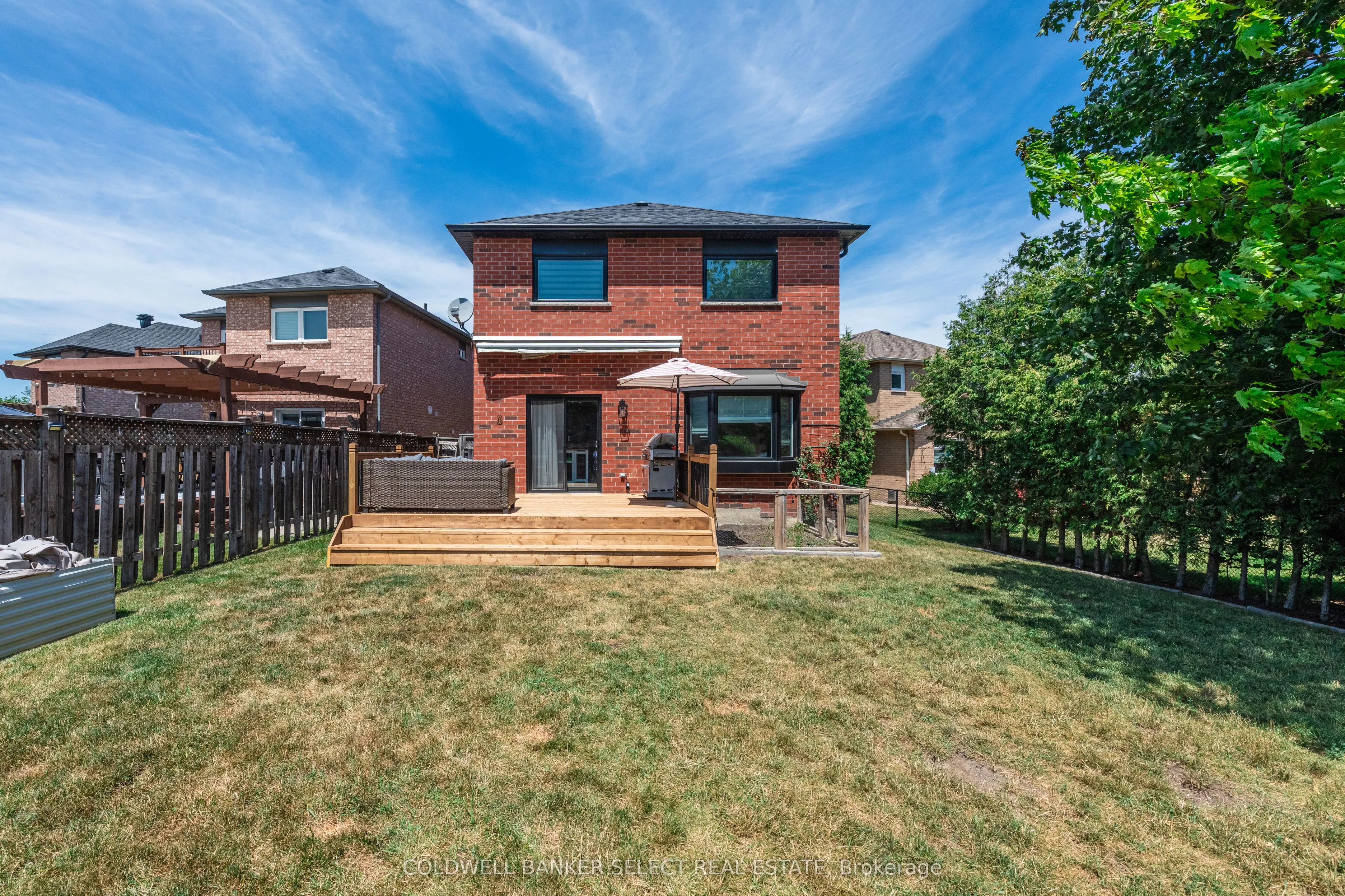 32 Coolspring Crescent