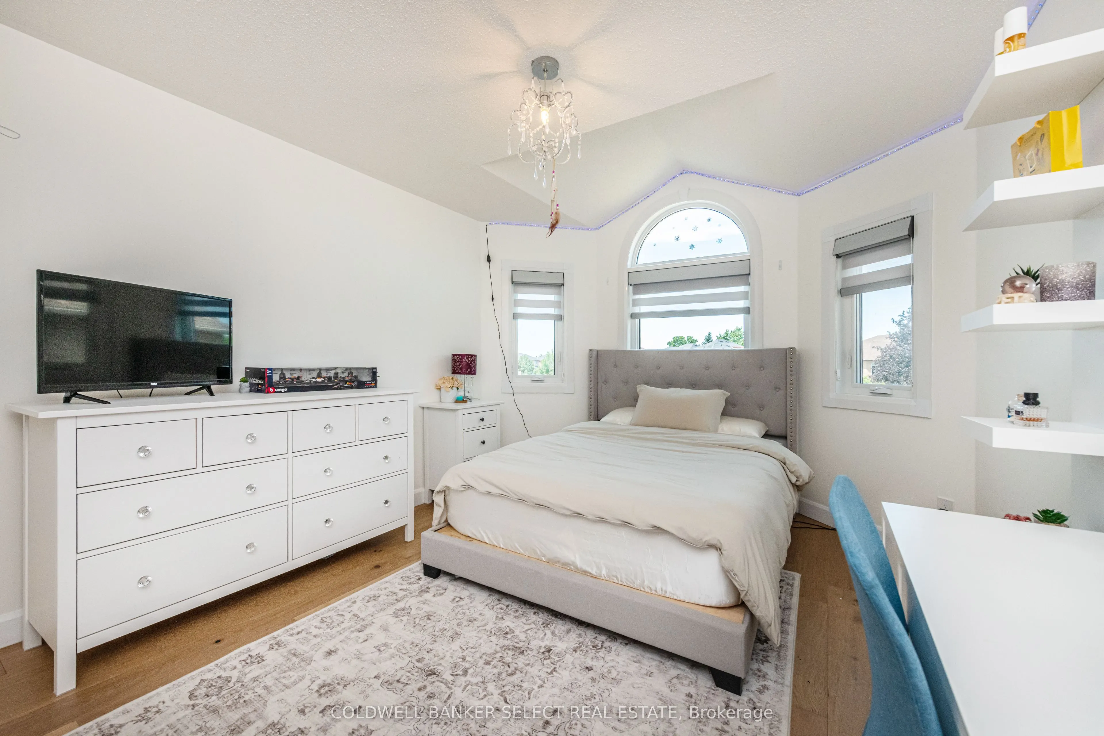 32 Coolspring Crescent