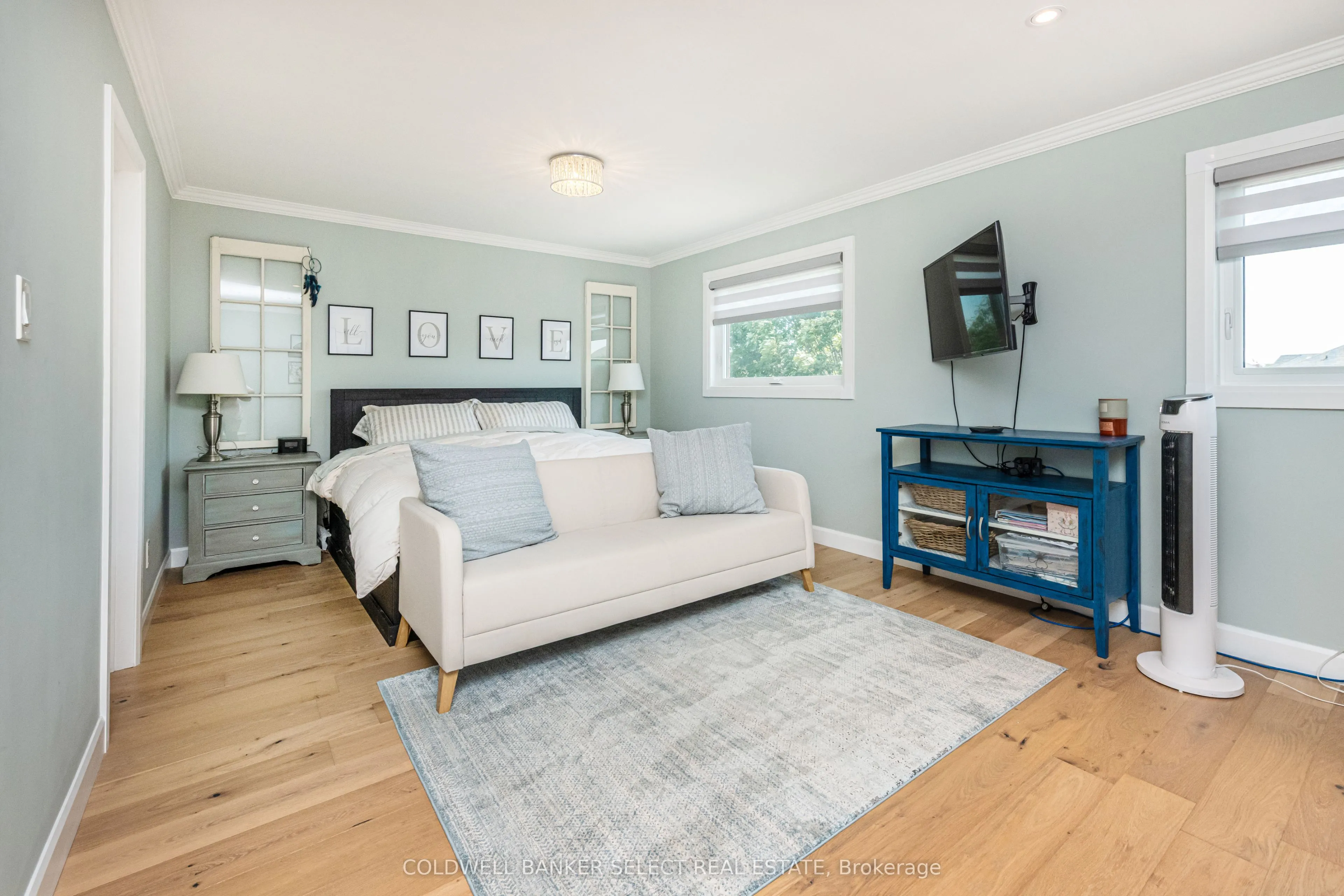 32 Coolspring Crescent