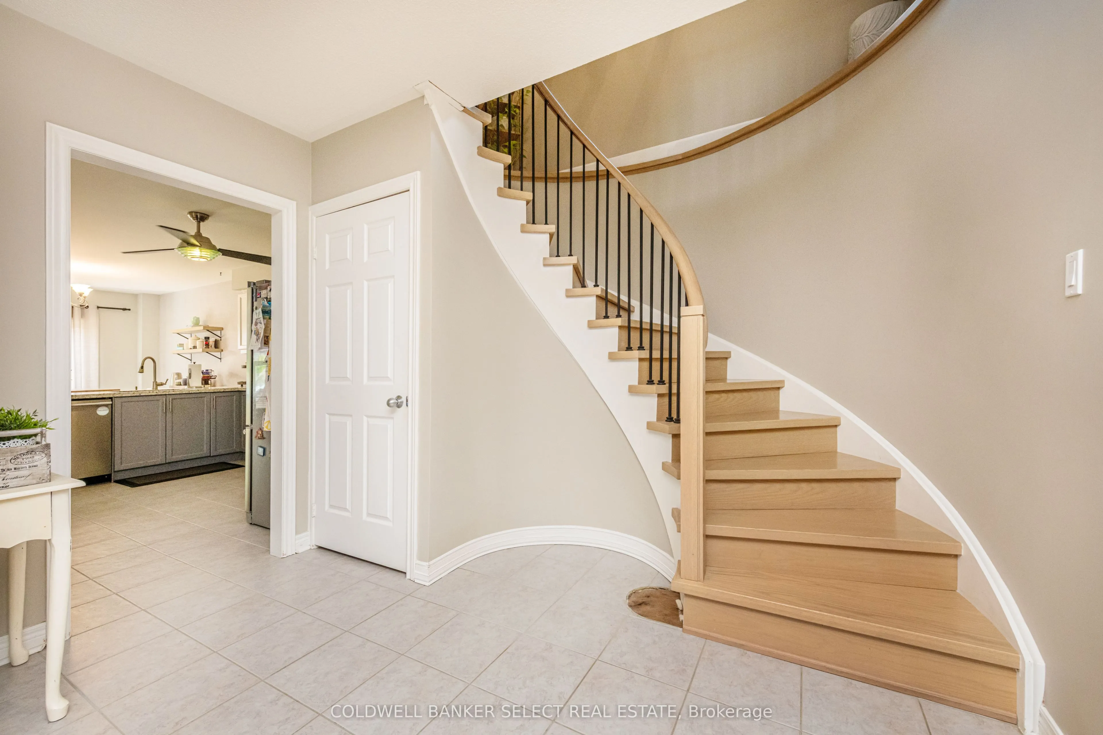 32 Coolspring Crescent