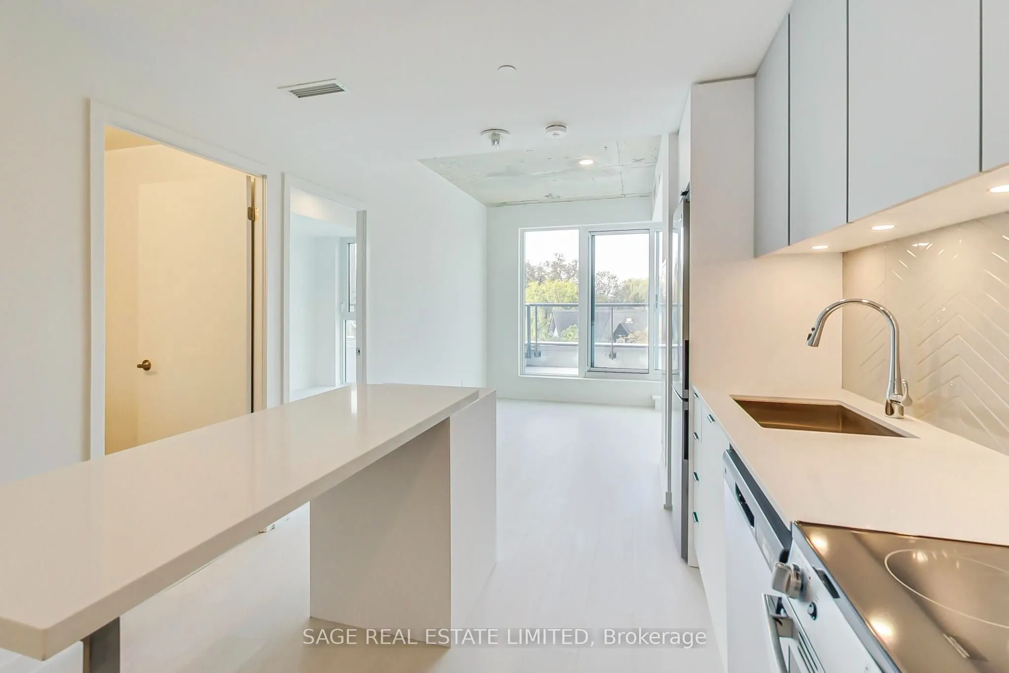 57 Brock Avenue #405