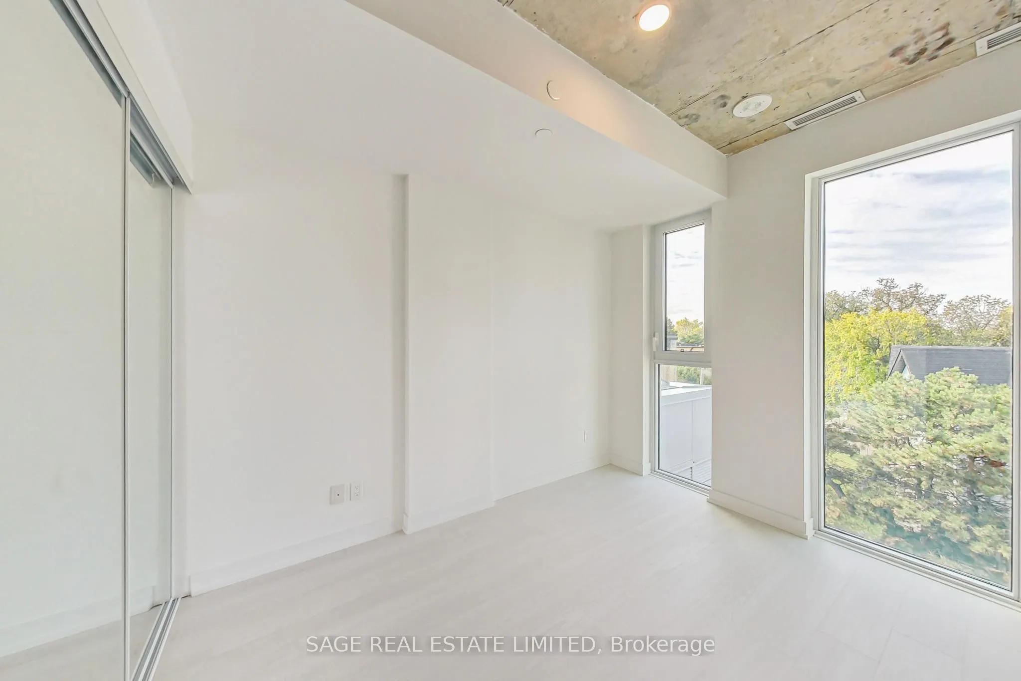 57 Brock Avenue #405