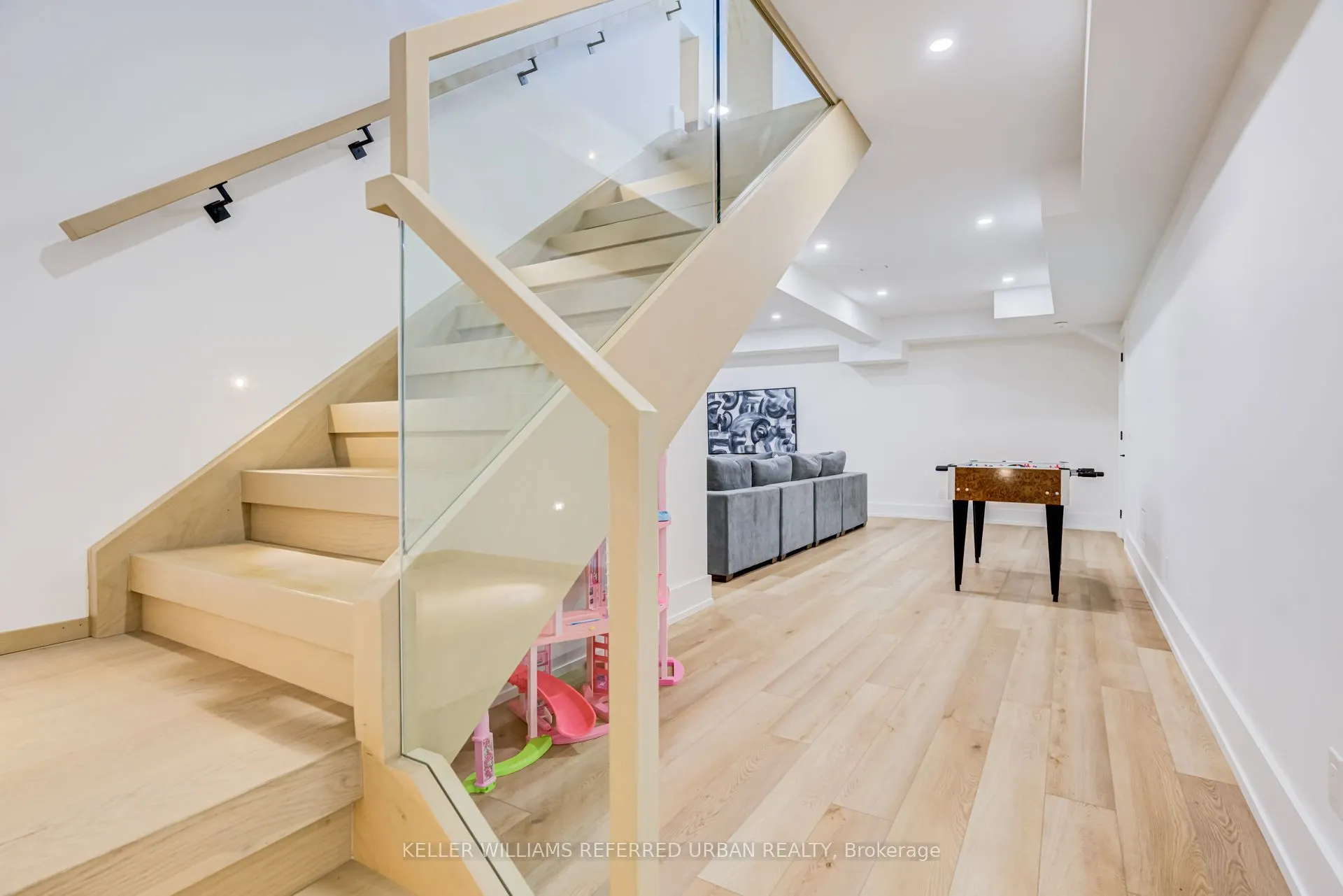 5 Bradbury Crescent