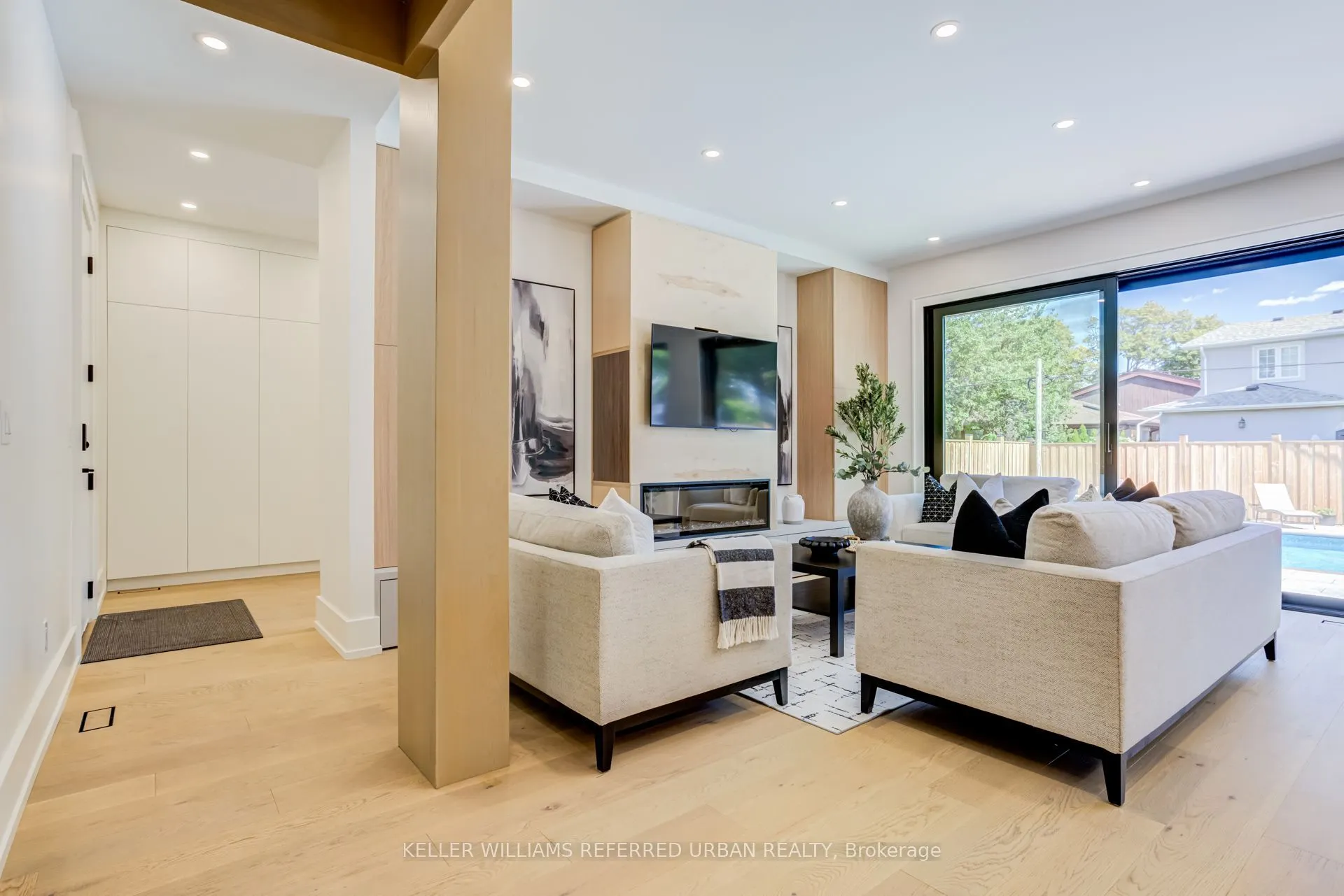 5 Bradbury Crescent