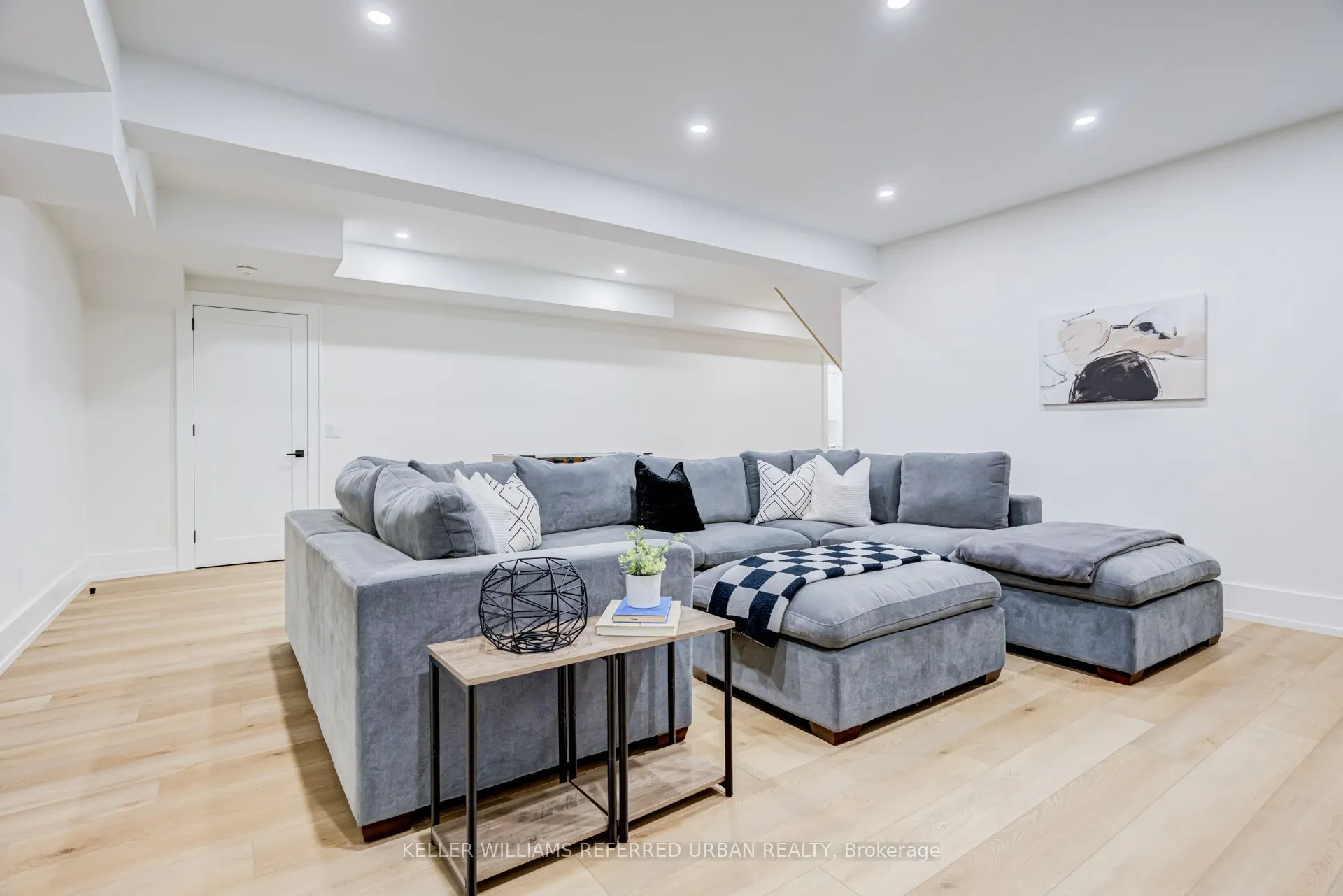 5 Bradbury Crescent