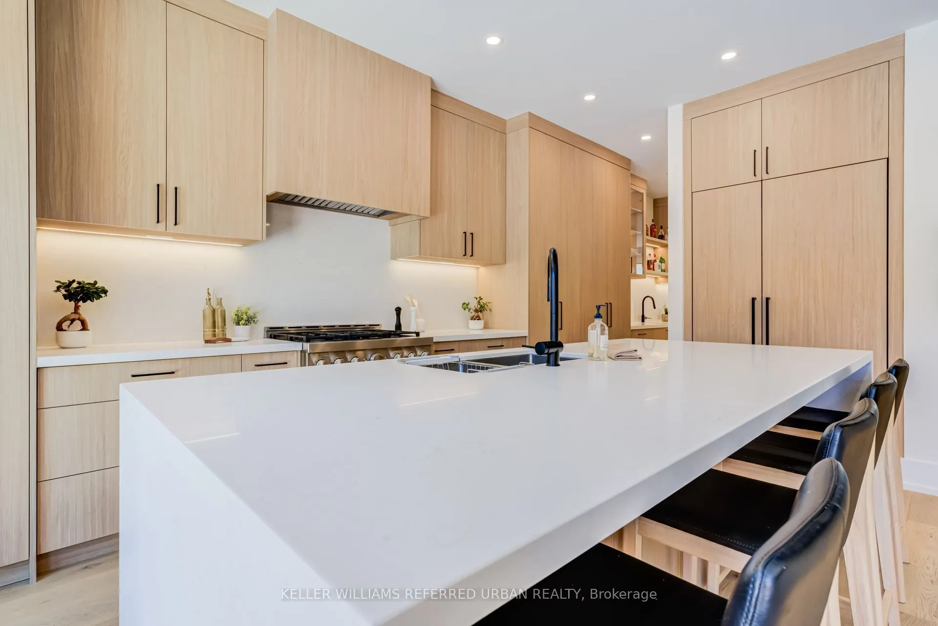 5 Bradbury Crescent