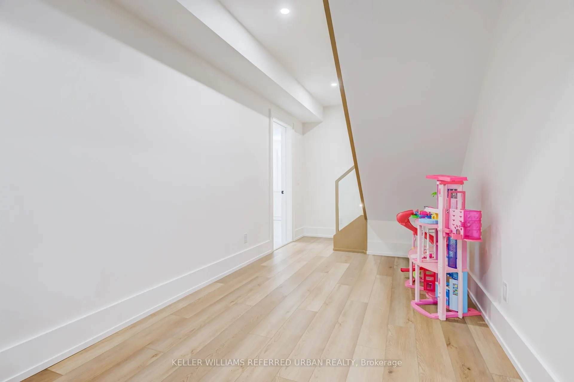 5 Bradbury Crescent
