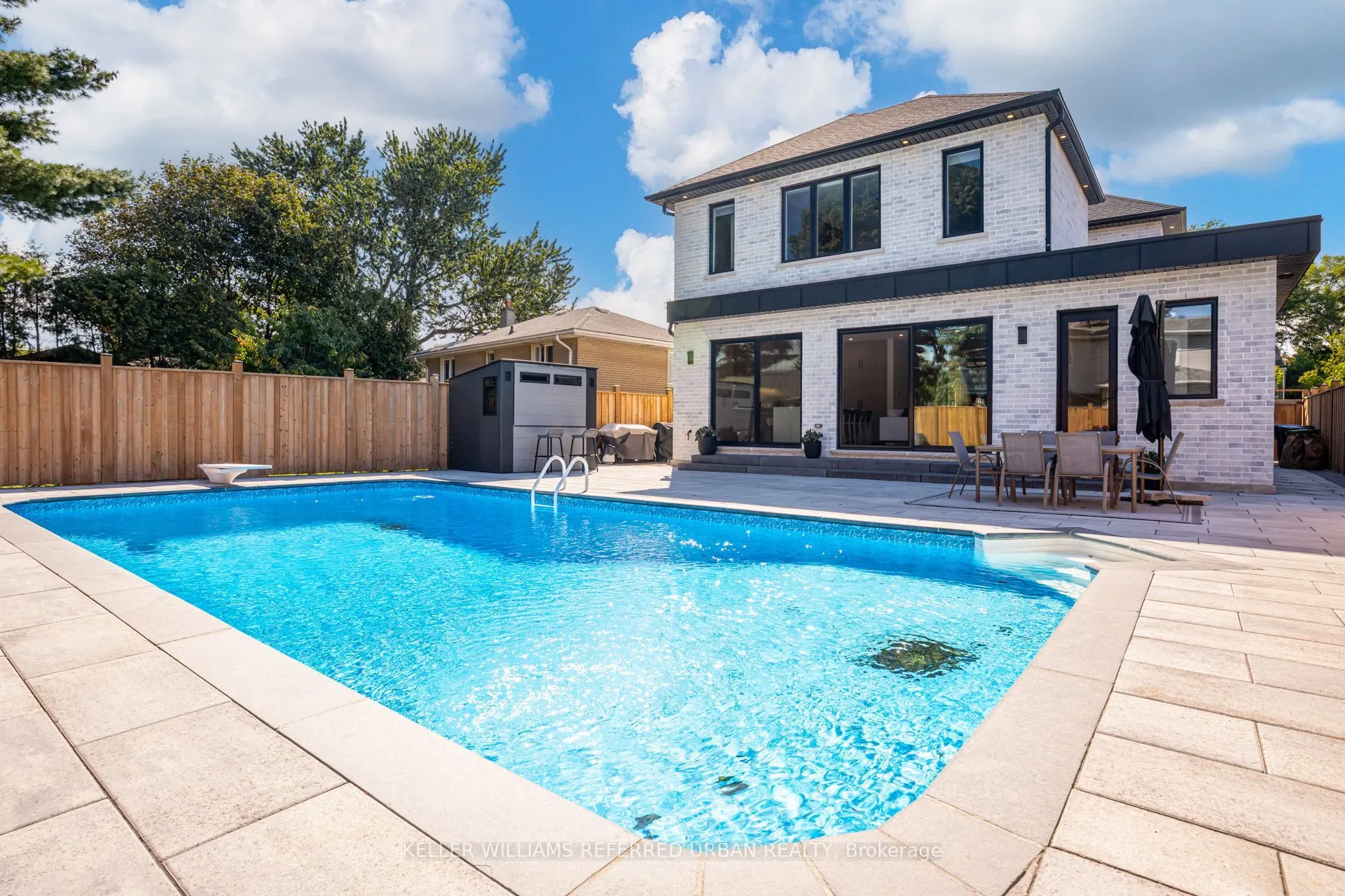 5 Bradbury Crescent