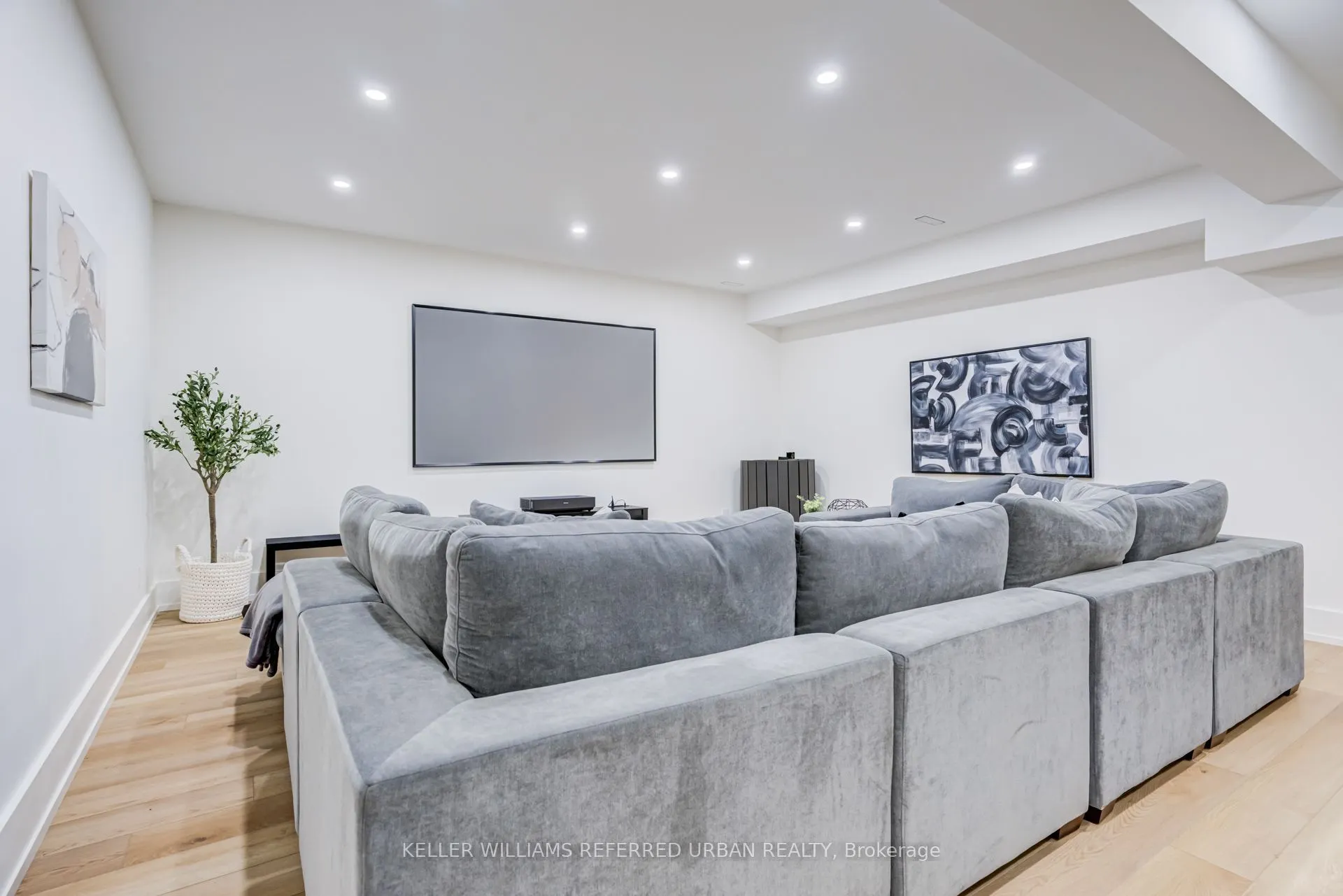 5 Bradbury Crescent